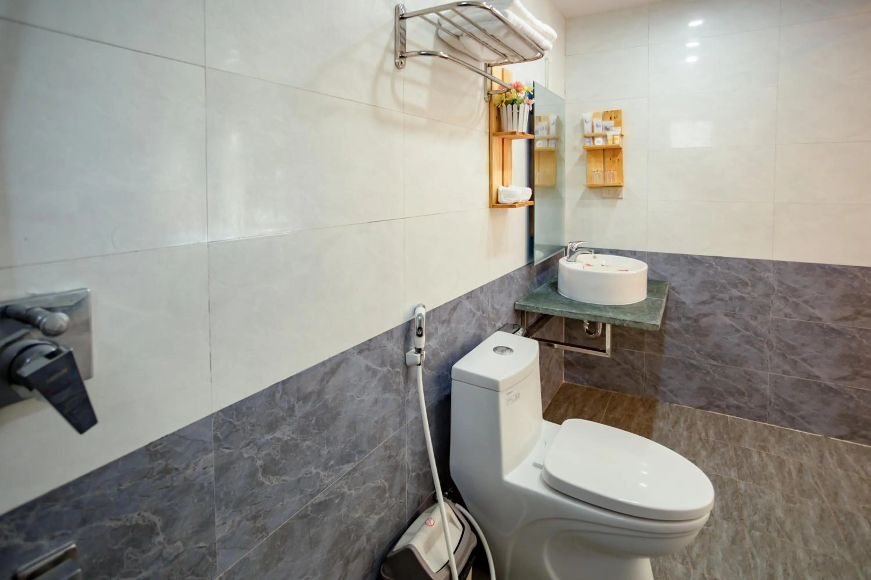 Toilet in Tam Coc Lavender Homestay -Authentic Ninh Binh Experiences
