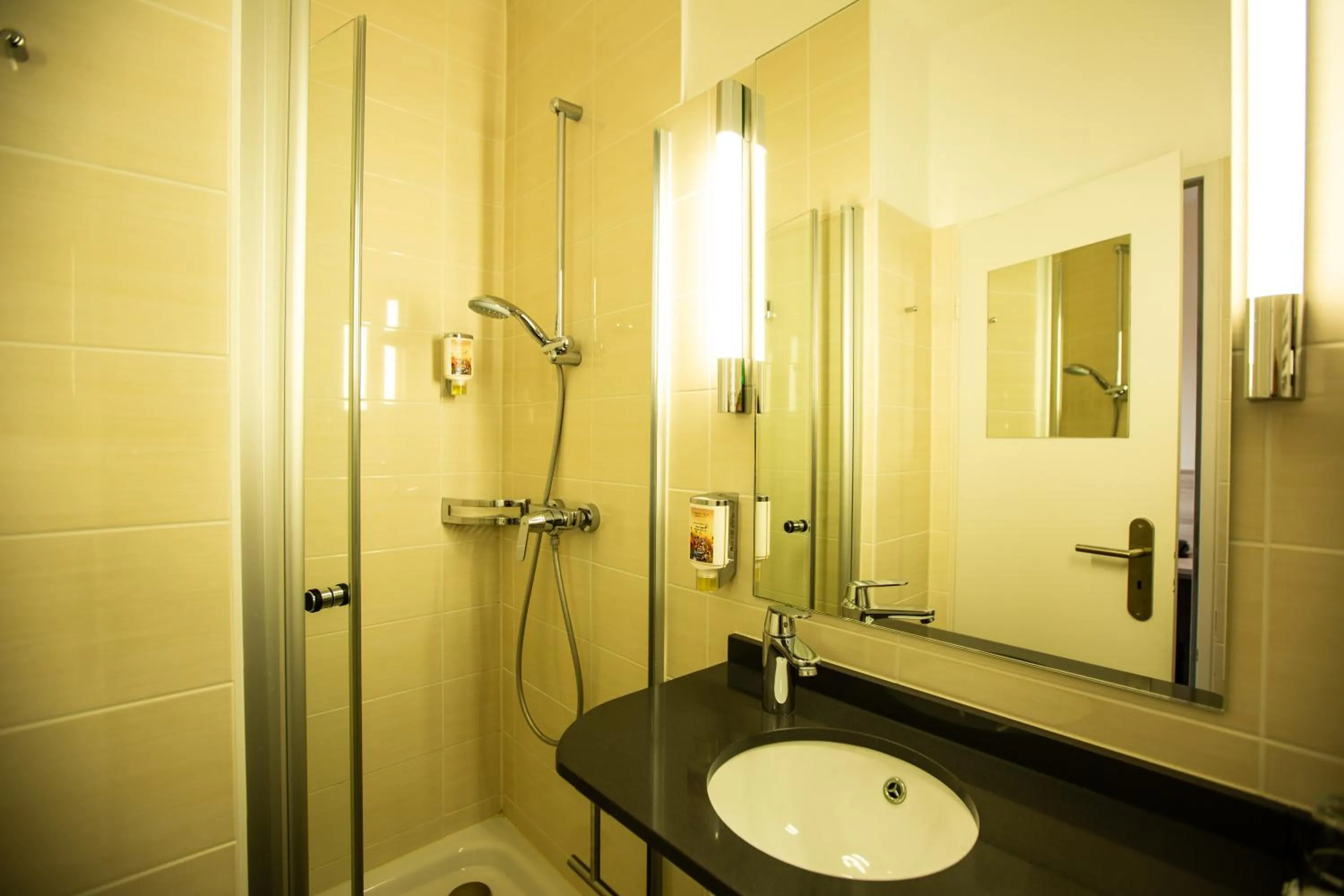 Shower in Ringhotel Appelbaum Gütersloh