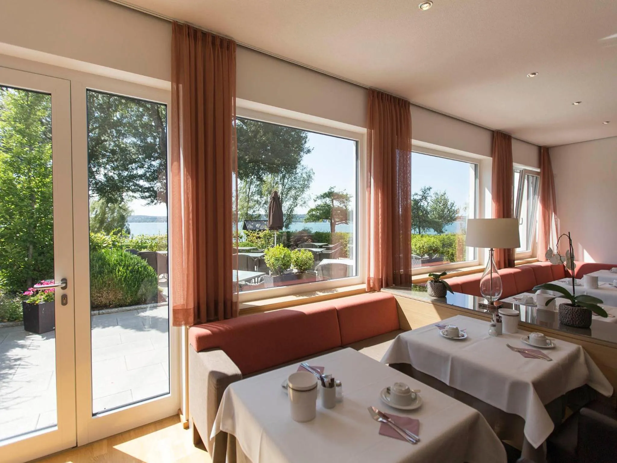 Restaurant/places to eat in Hotel Seepark Garni