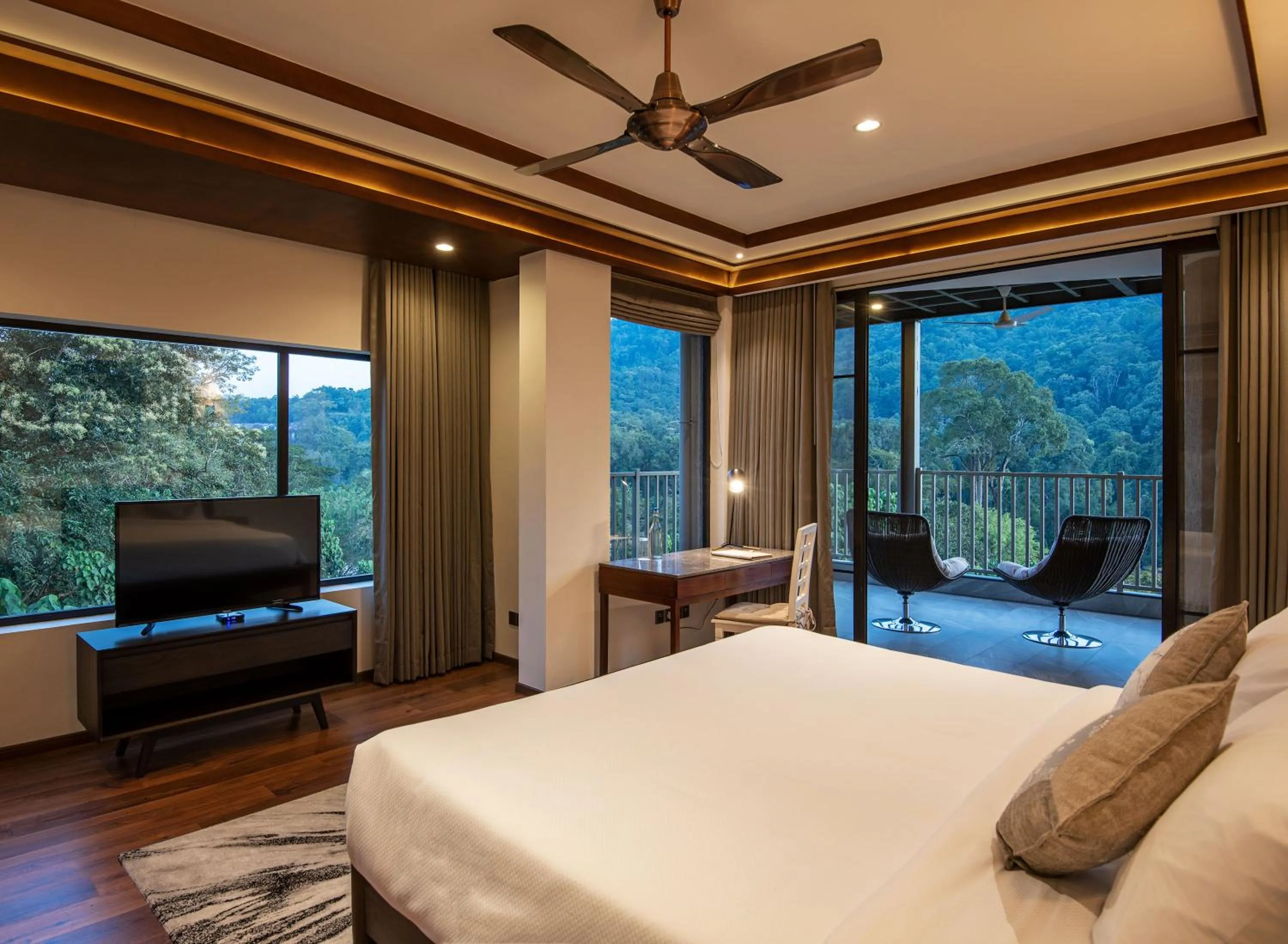 Mountain view, Bed in Niraamaya Retreats Samroha Athirappilly