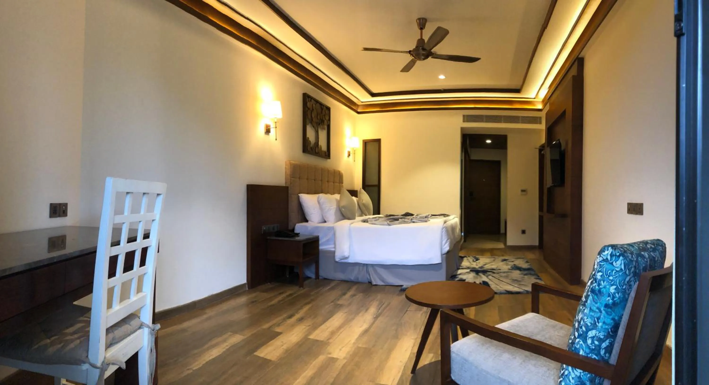 Photo of the whole room, Bed in Niraamaya Retreats Samroha Athirappilly
