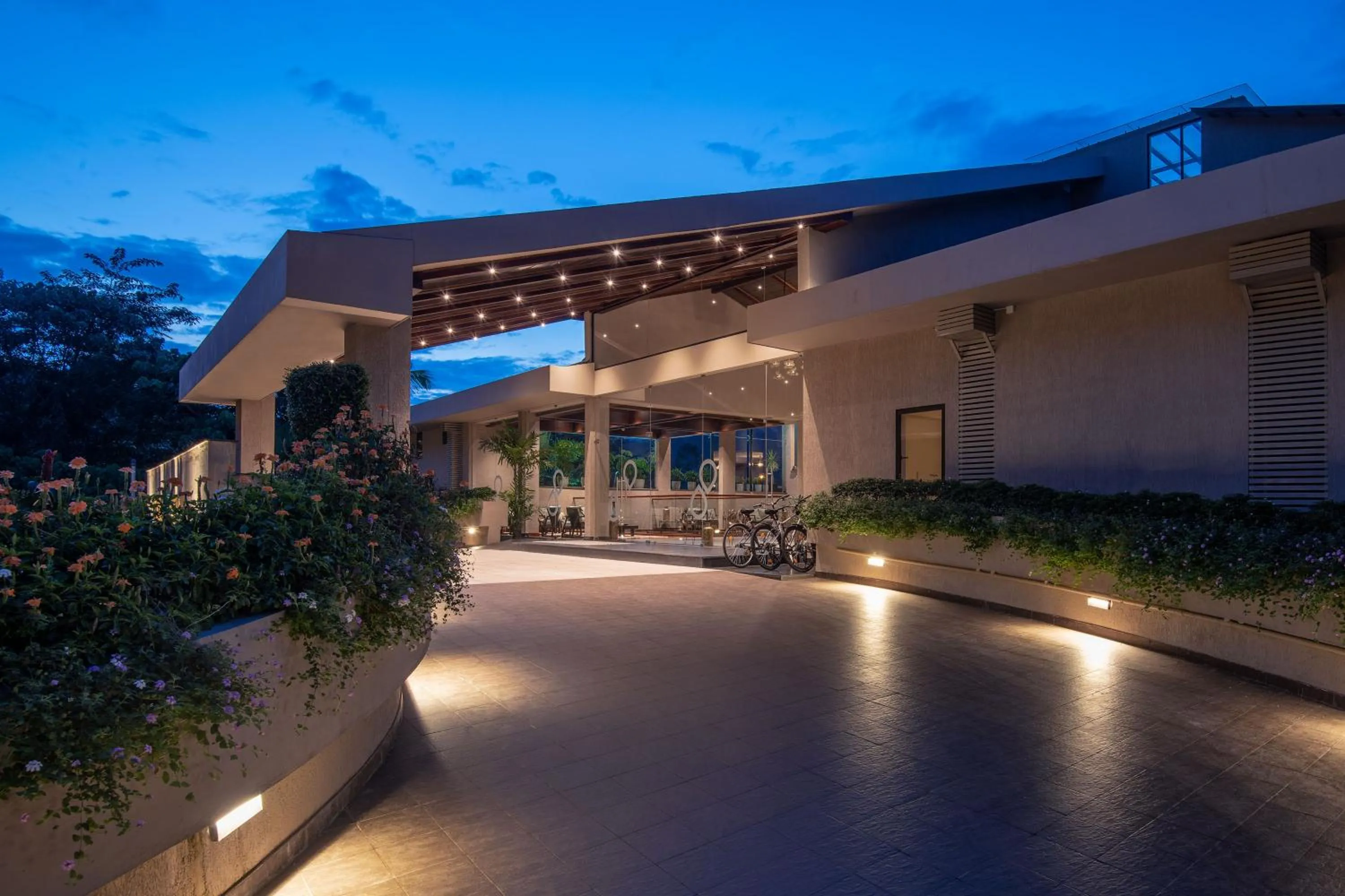 Facade/entrance in Niraamaya Retreats Samroha Athirappilly