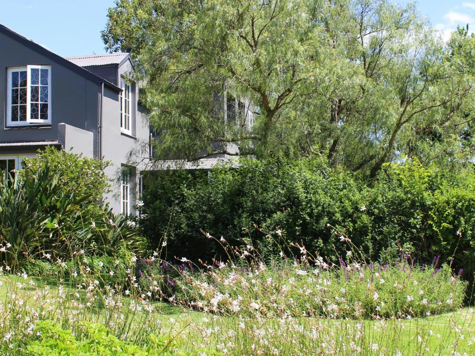 Garden in Arumvale Country Retreat
