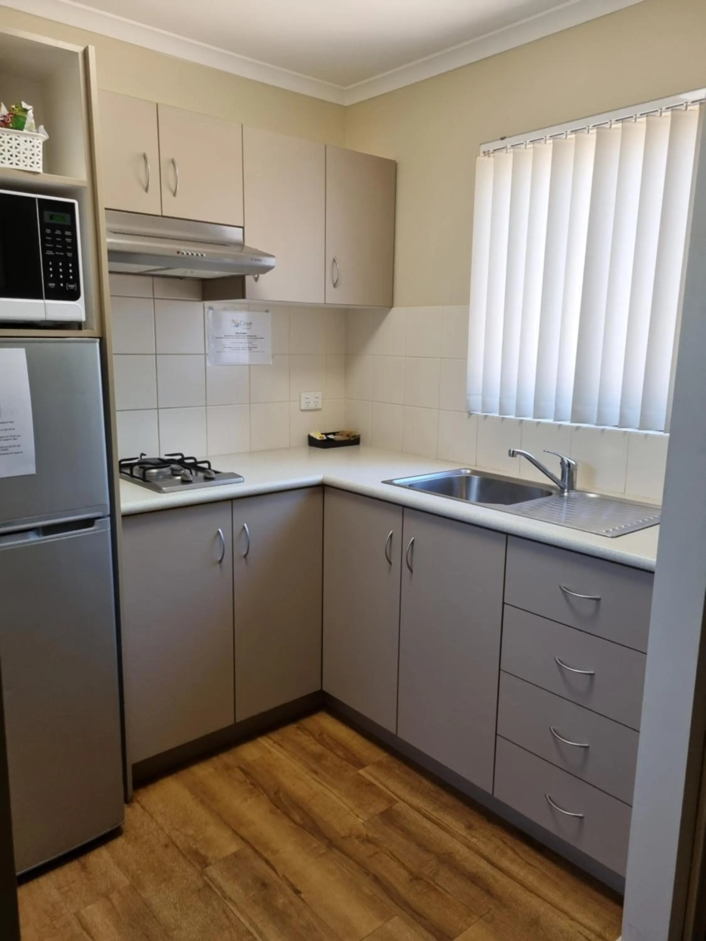 Kitchen or kitchenette in The Cove Holiday Village