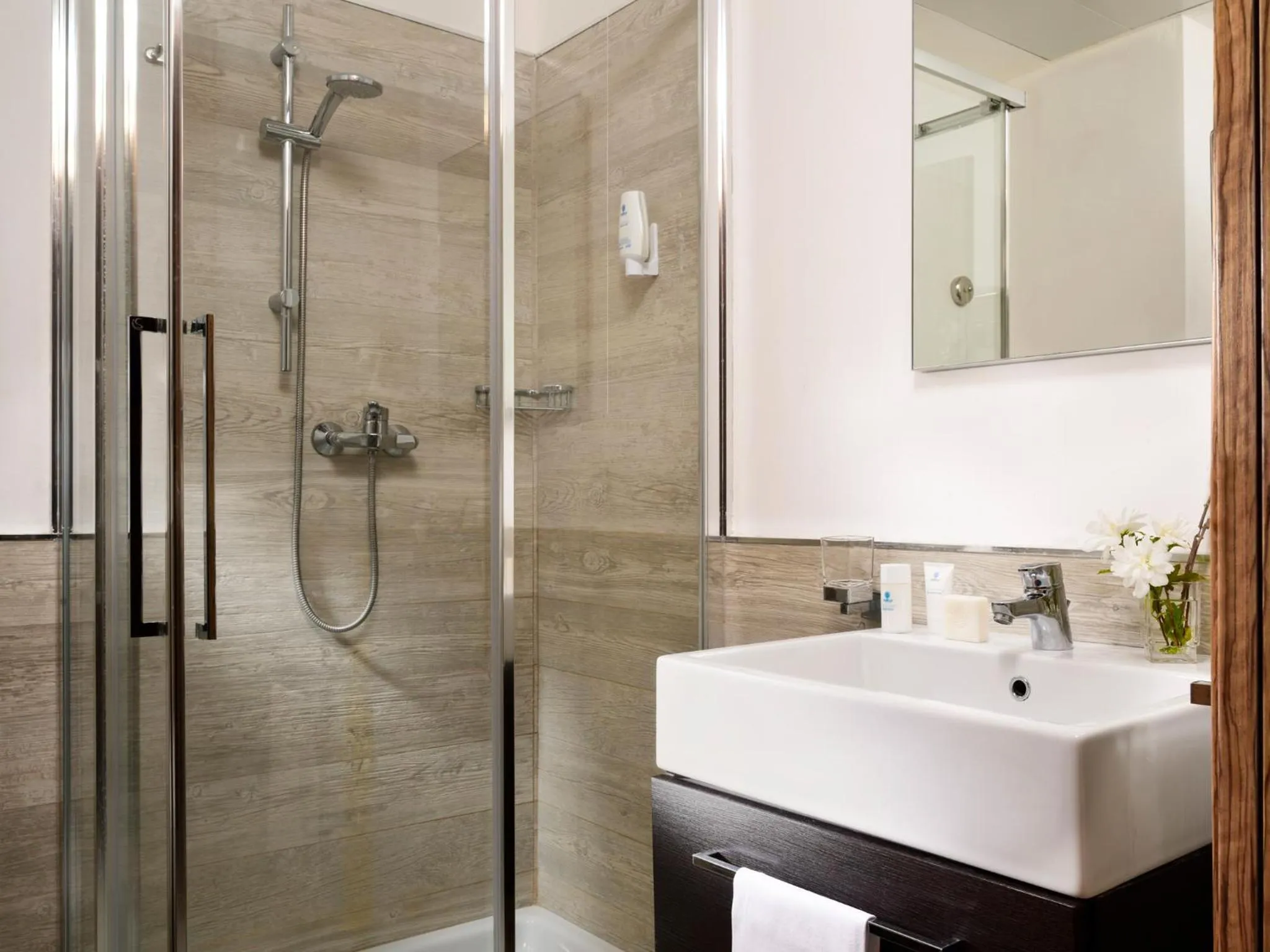 Shower in TH Simeri - Simeri Village