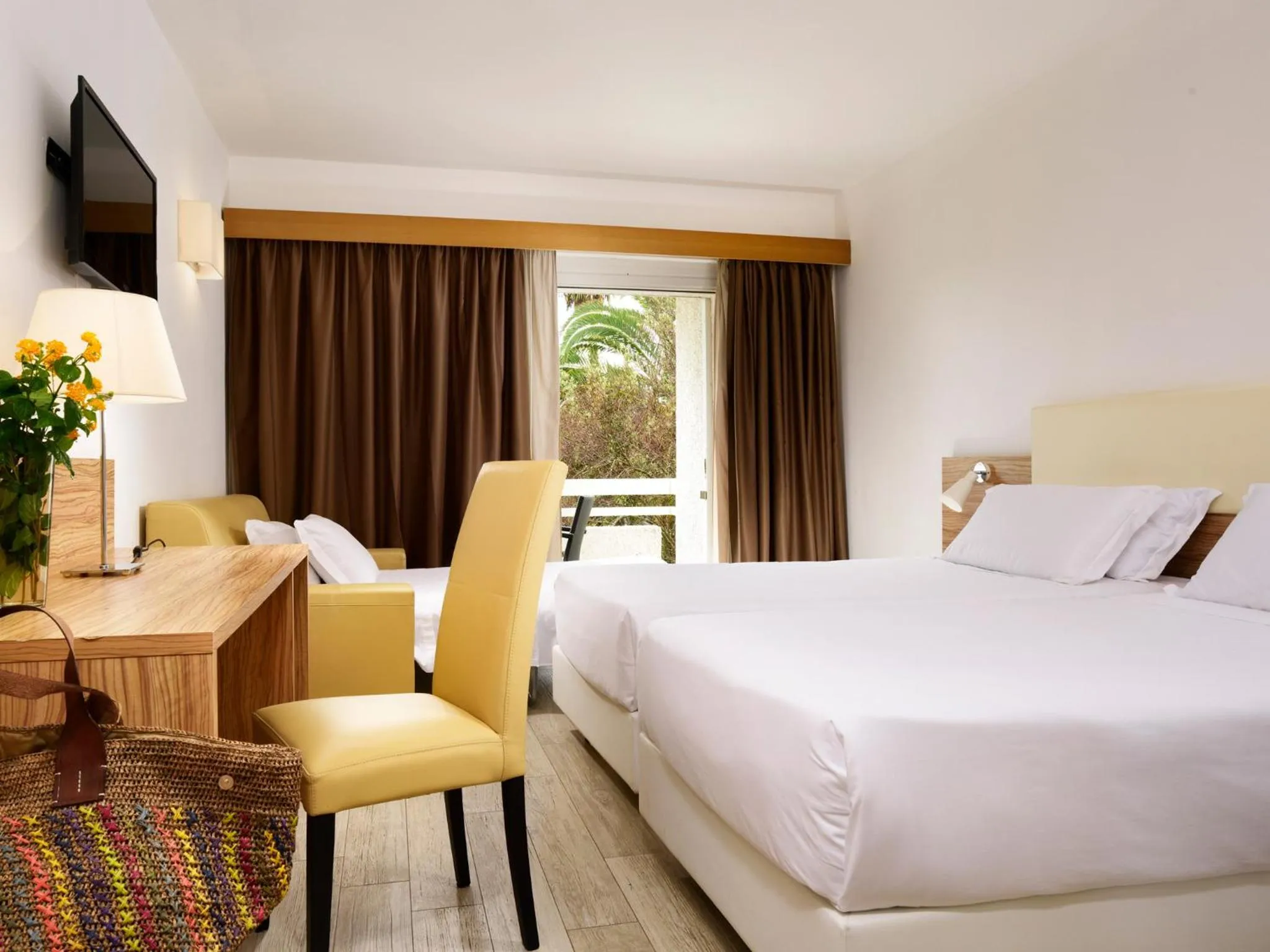 Photo of the whole room, Bed in TH Simeri - Simeri Village