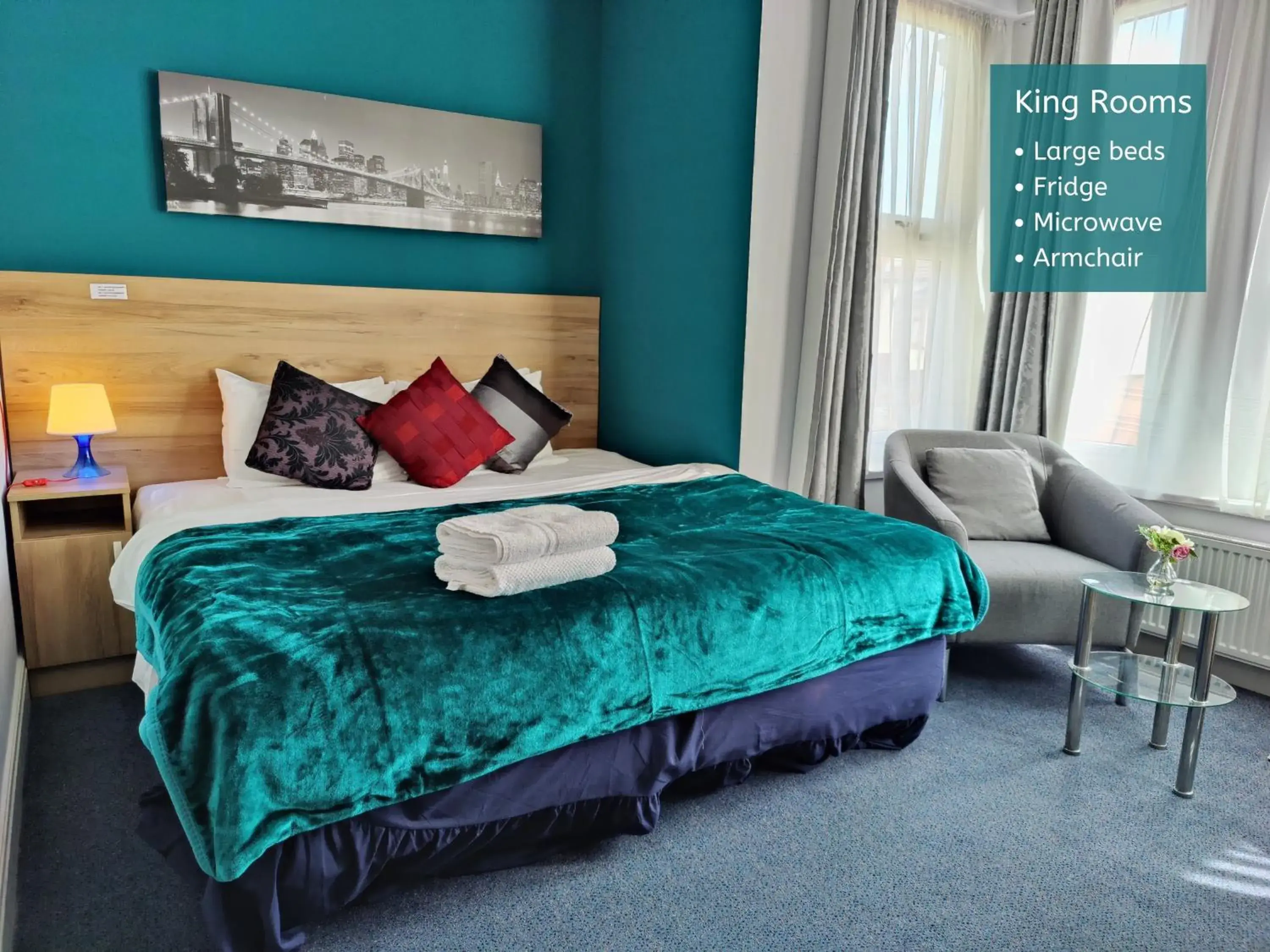 King Room in Wellesley Hotel King Room in Wellesley Hotel