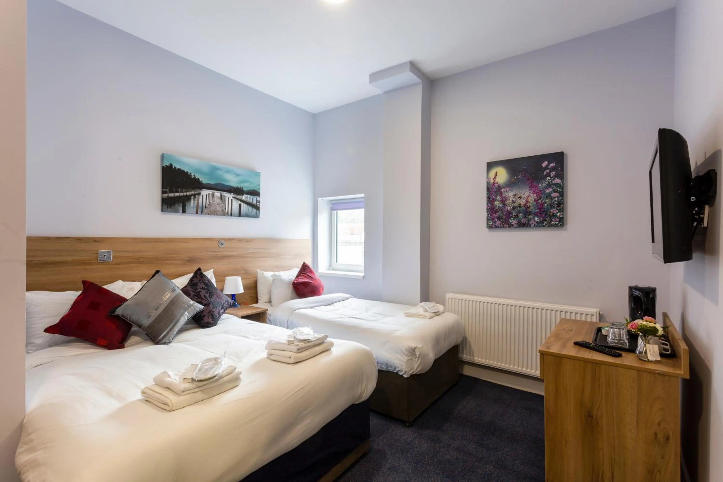 Bedroom, Bed in Wellesley Hotel