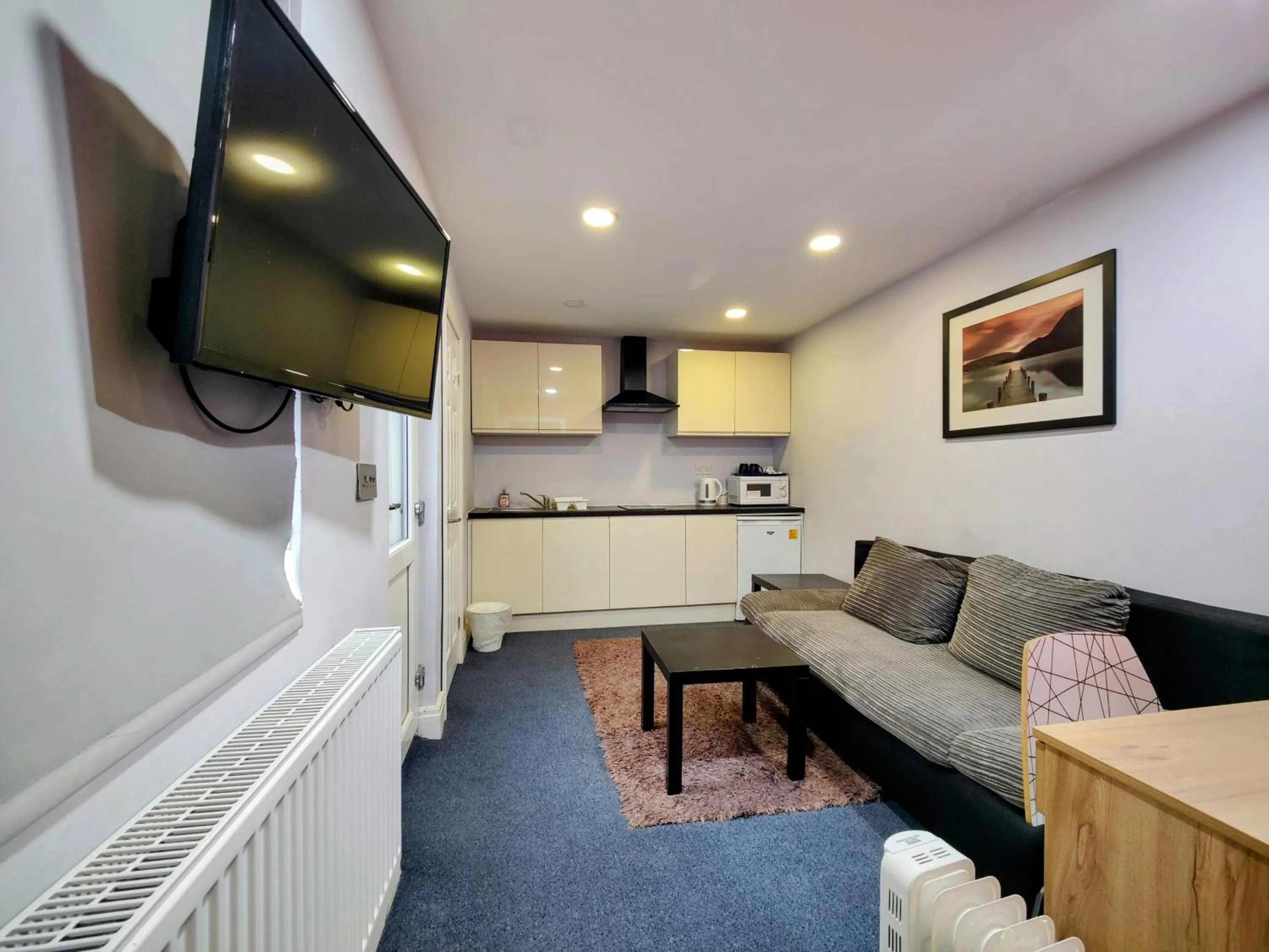 TV and multimedia in Wellesley Hotel