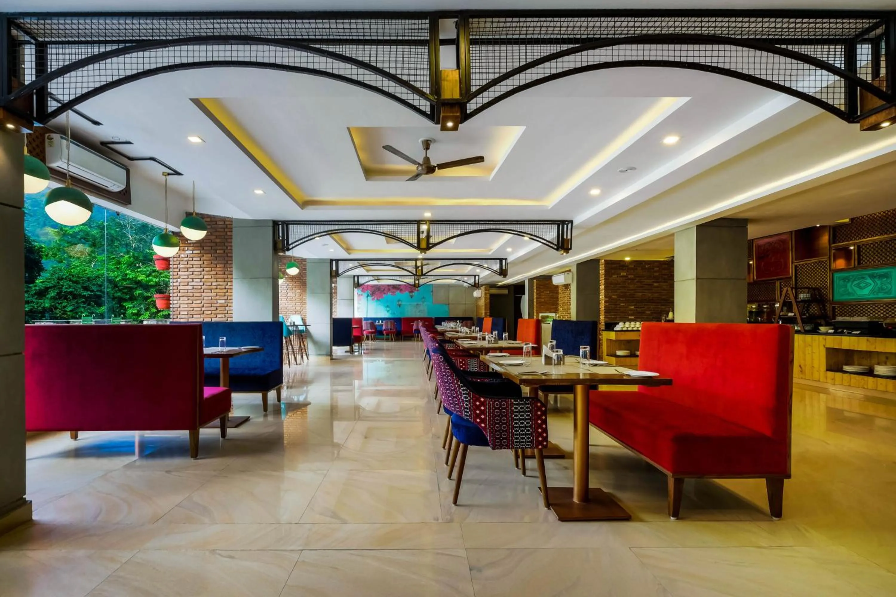 Restaurant/places to eat in Summit By The Ganges Beach Resort & Spa