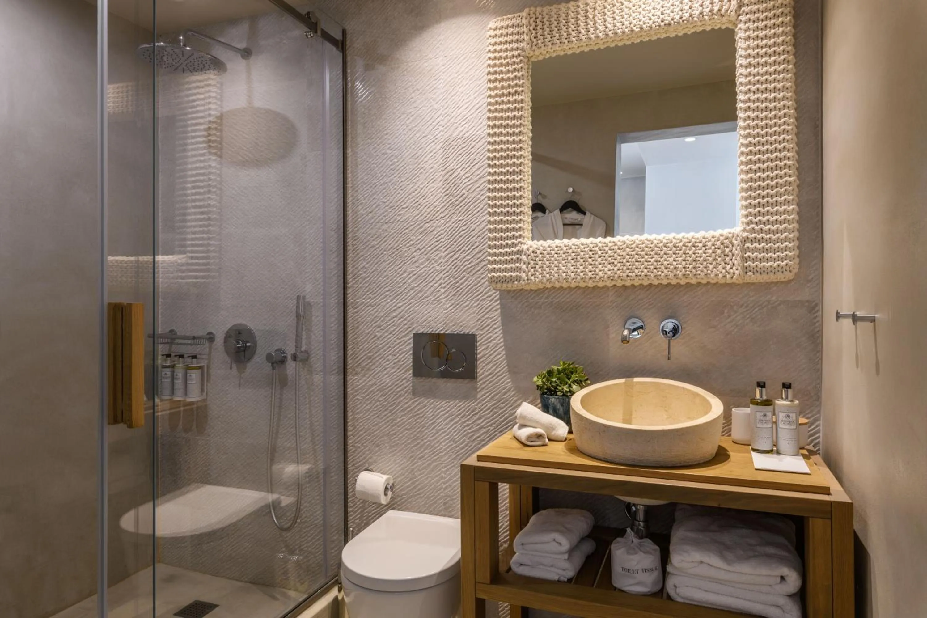 Toilet in Anamar Destino Mykonos