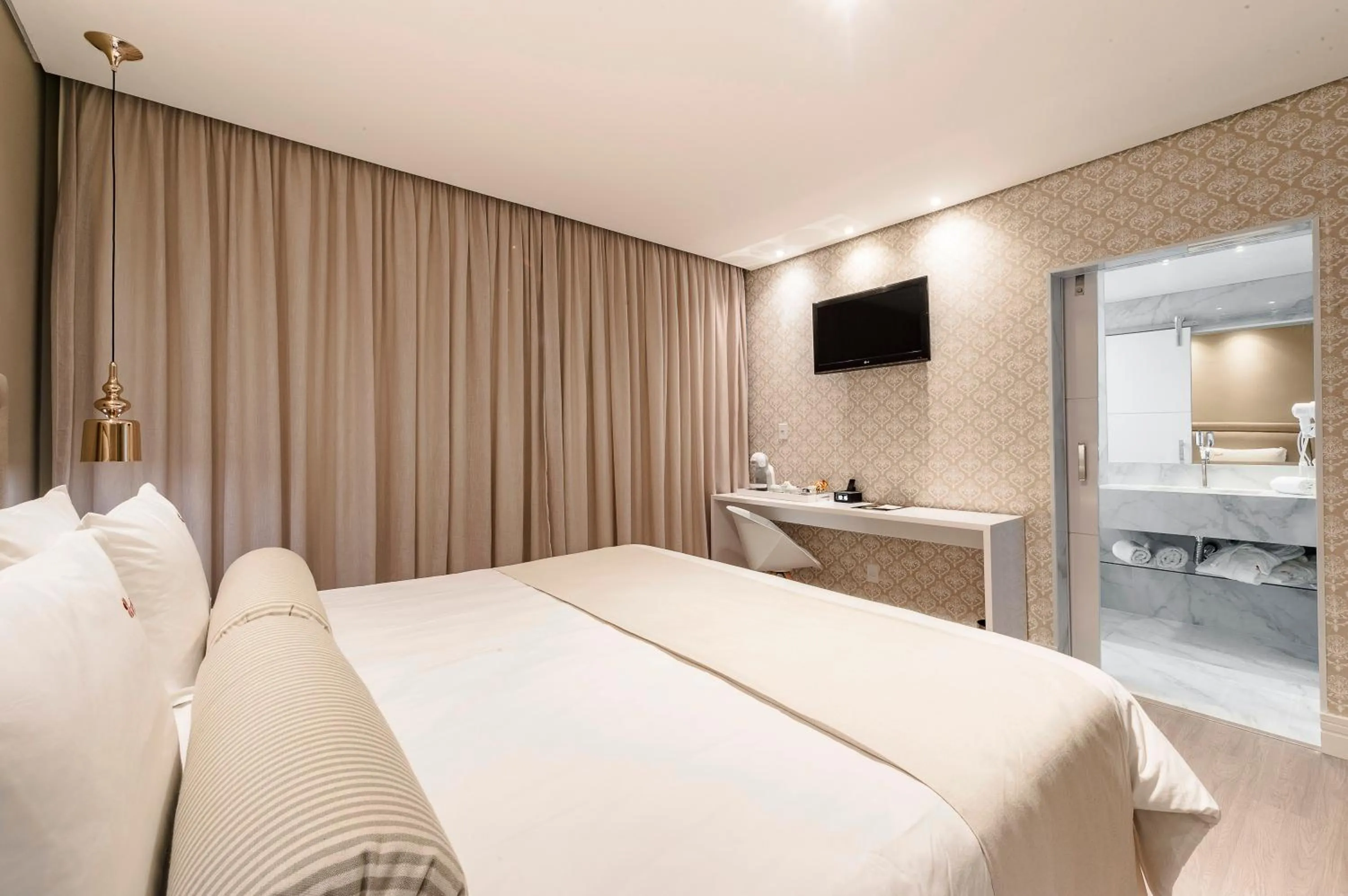 Bed in Araçatuba Plaza Hotel