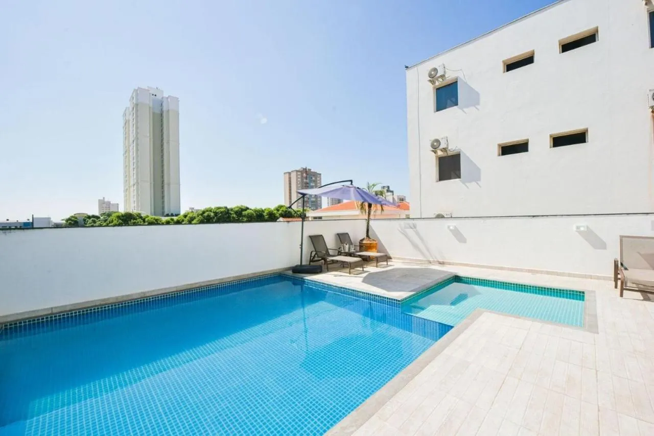 Swimming pool in Araçatuba Plaza Hotel
