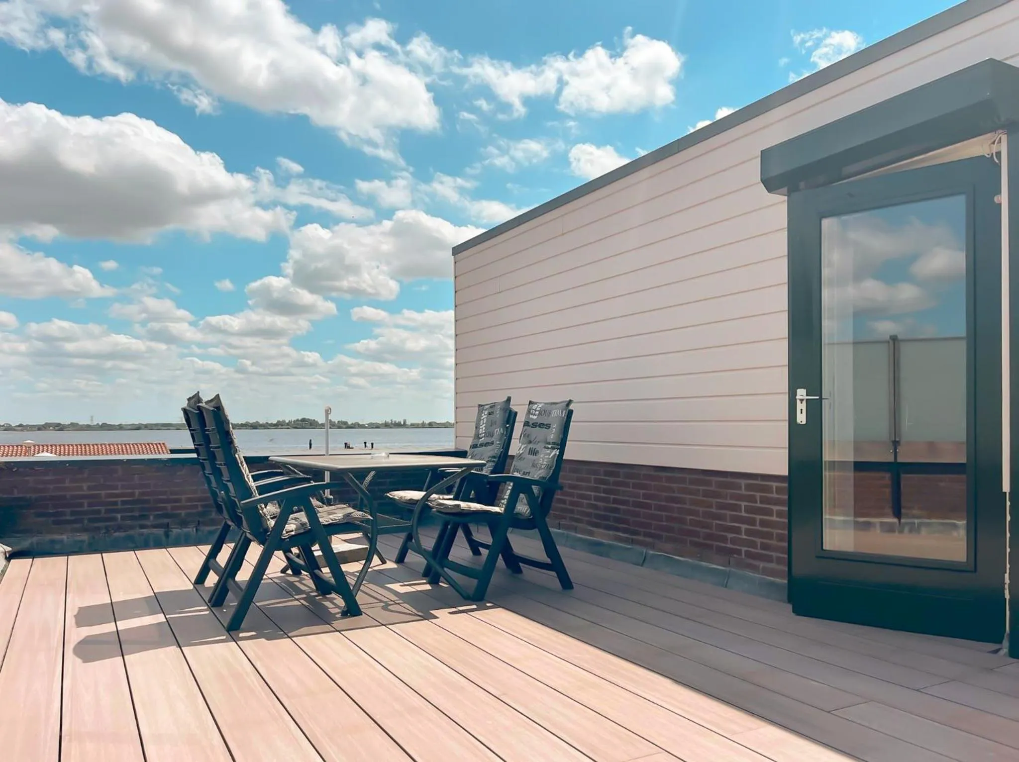Balcony/Terrace in VISSERSLUST Rooms, Apartments and Houseboats