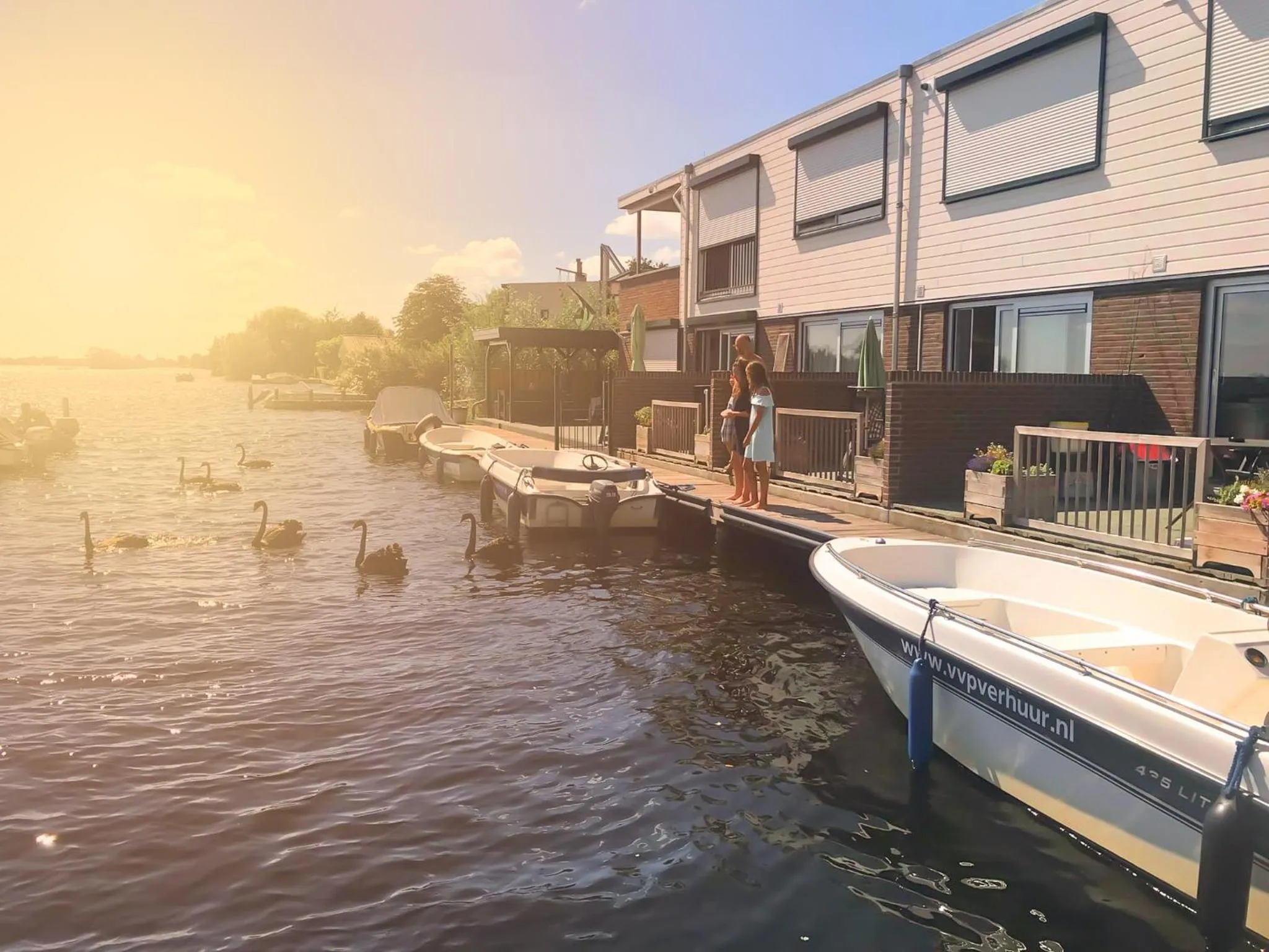 Property building in VISSERSLUST Rooms, Apartments and Houseboats