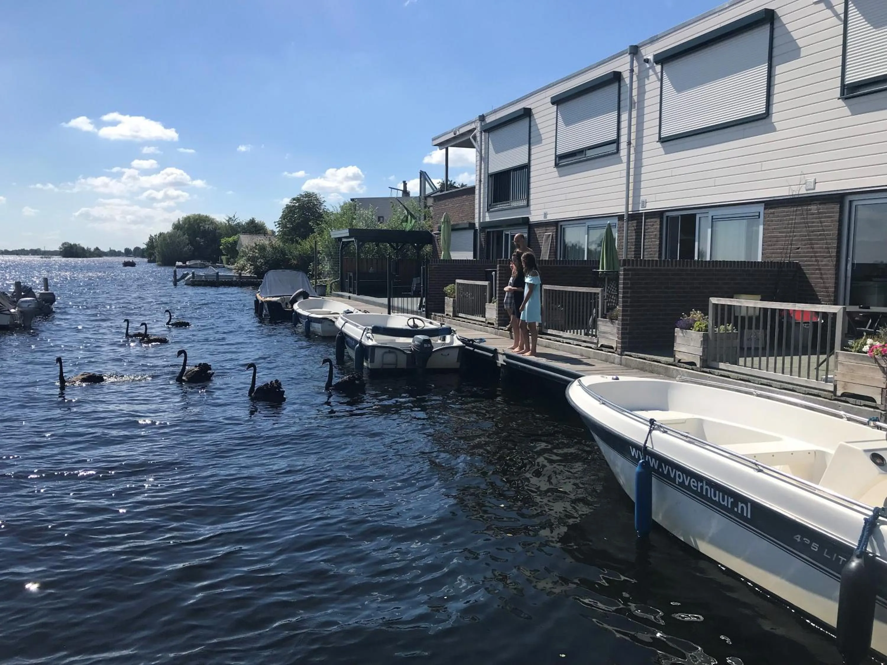 Lake view in VISSERSLUST Rooms, Apartments and Houseboats