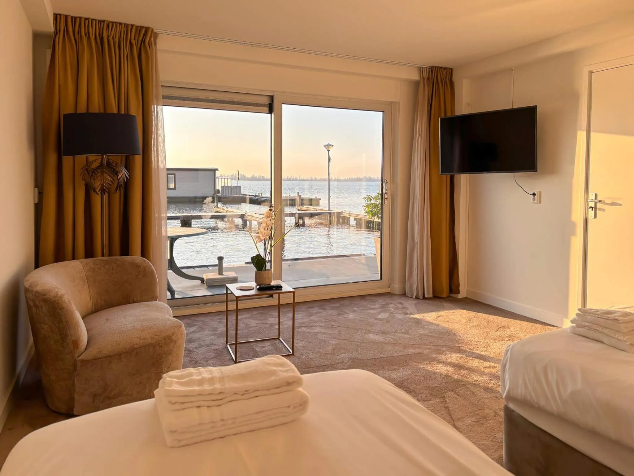 Bed in VISSERSLUST Rooms, Apartments and Houseboats