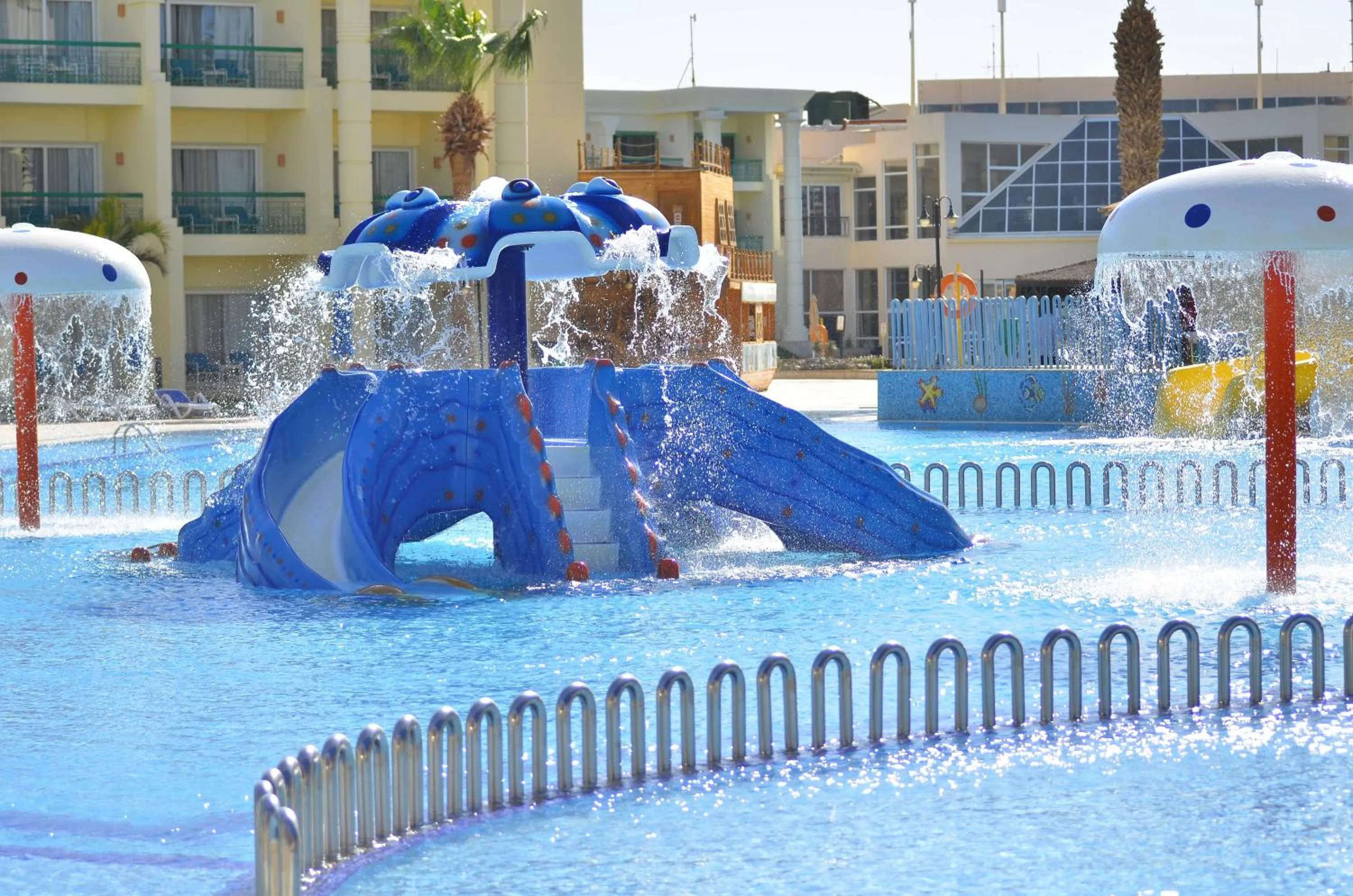 Swimming pool in Swiss Inn Resort Hurghada