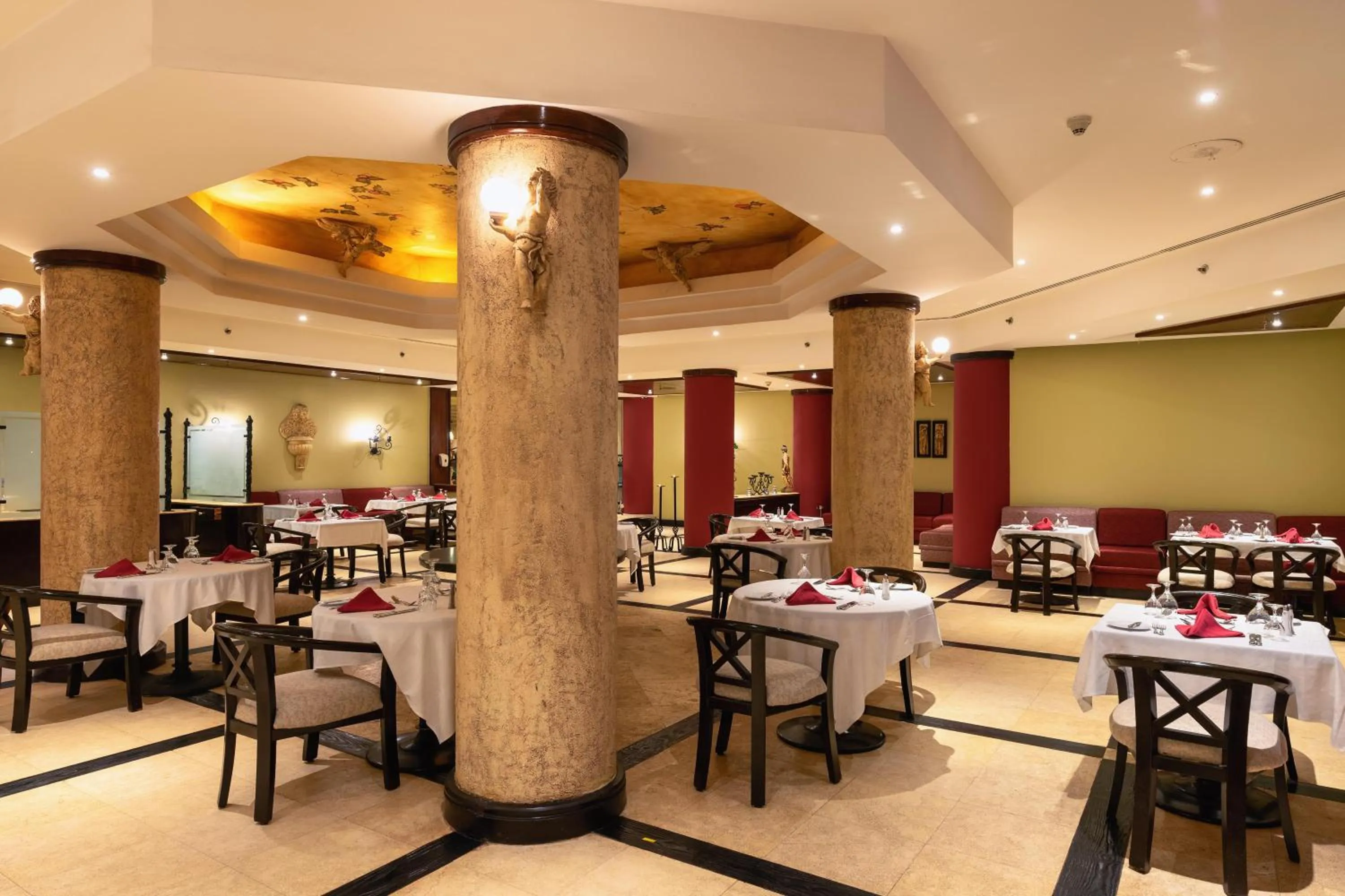 Restaurant/places to eat in Swiss Inn Resort Hurghada