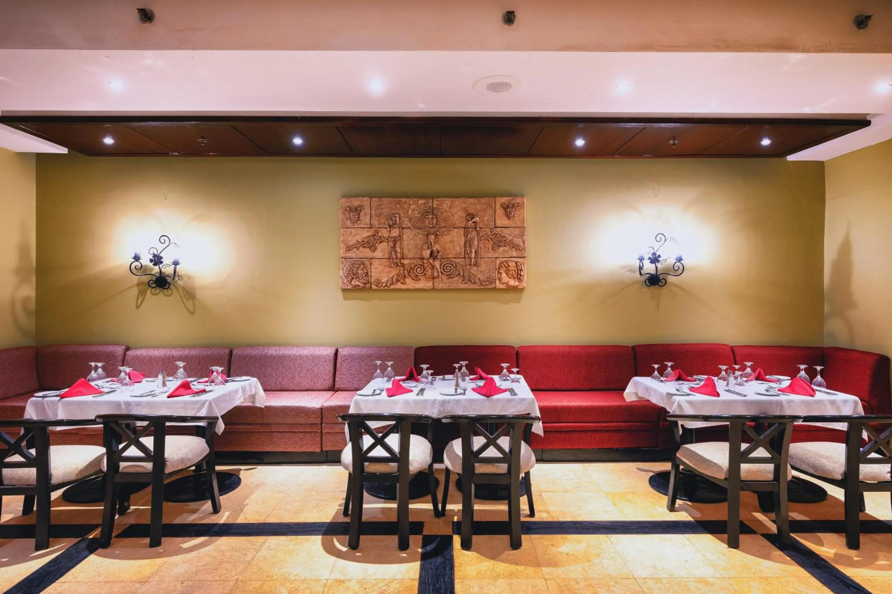 Restaurant/places to eat in Swiss Inn Resort Hurghada