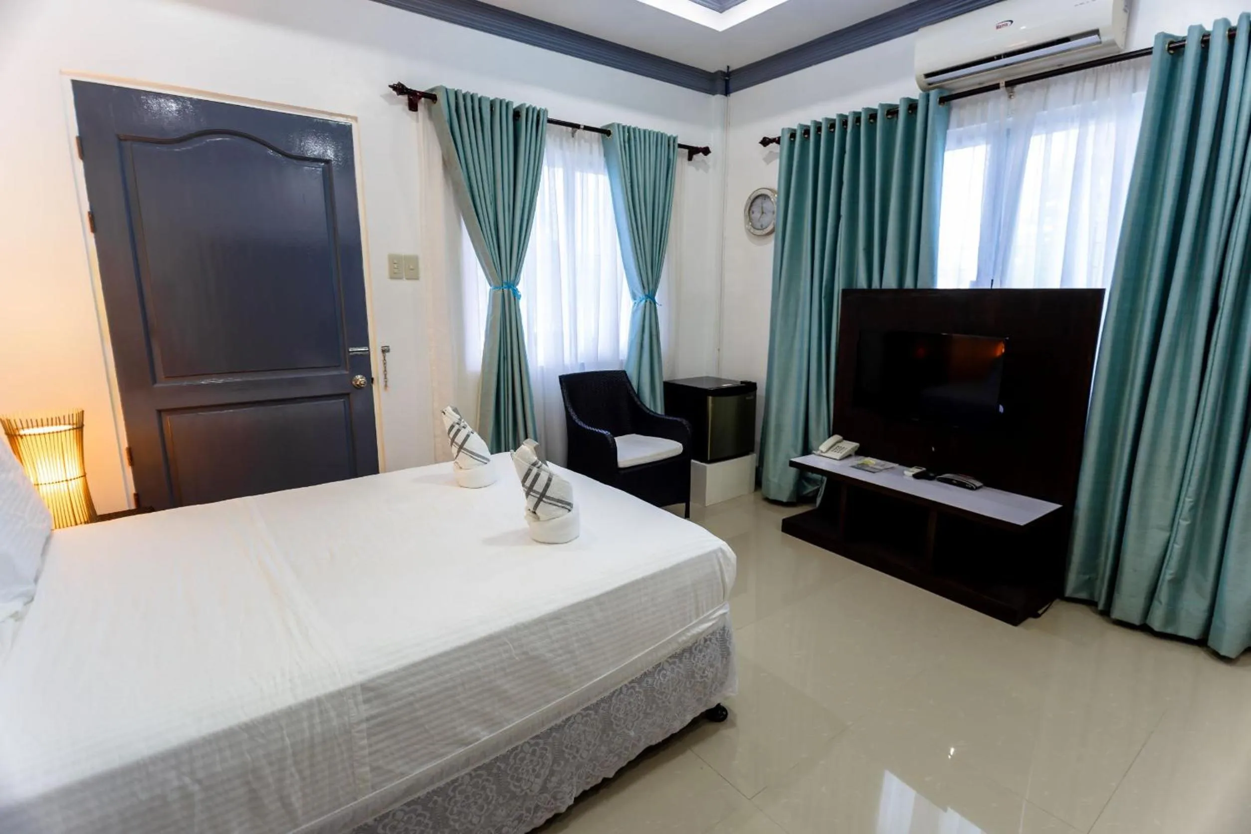 Bedroom, Bed in MADISON GARDEN AND RESIDENCES