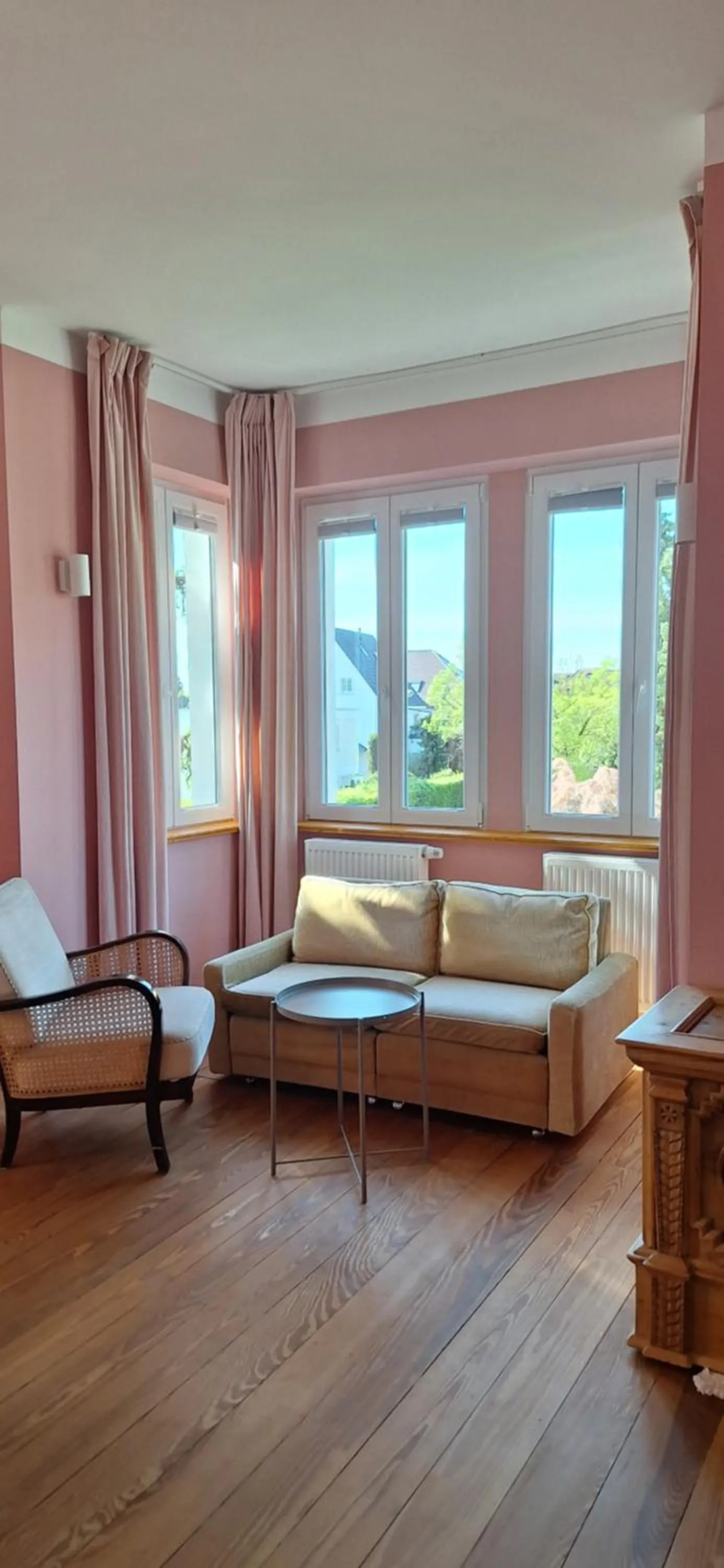 Seating area in Emmas