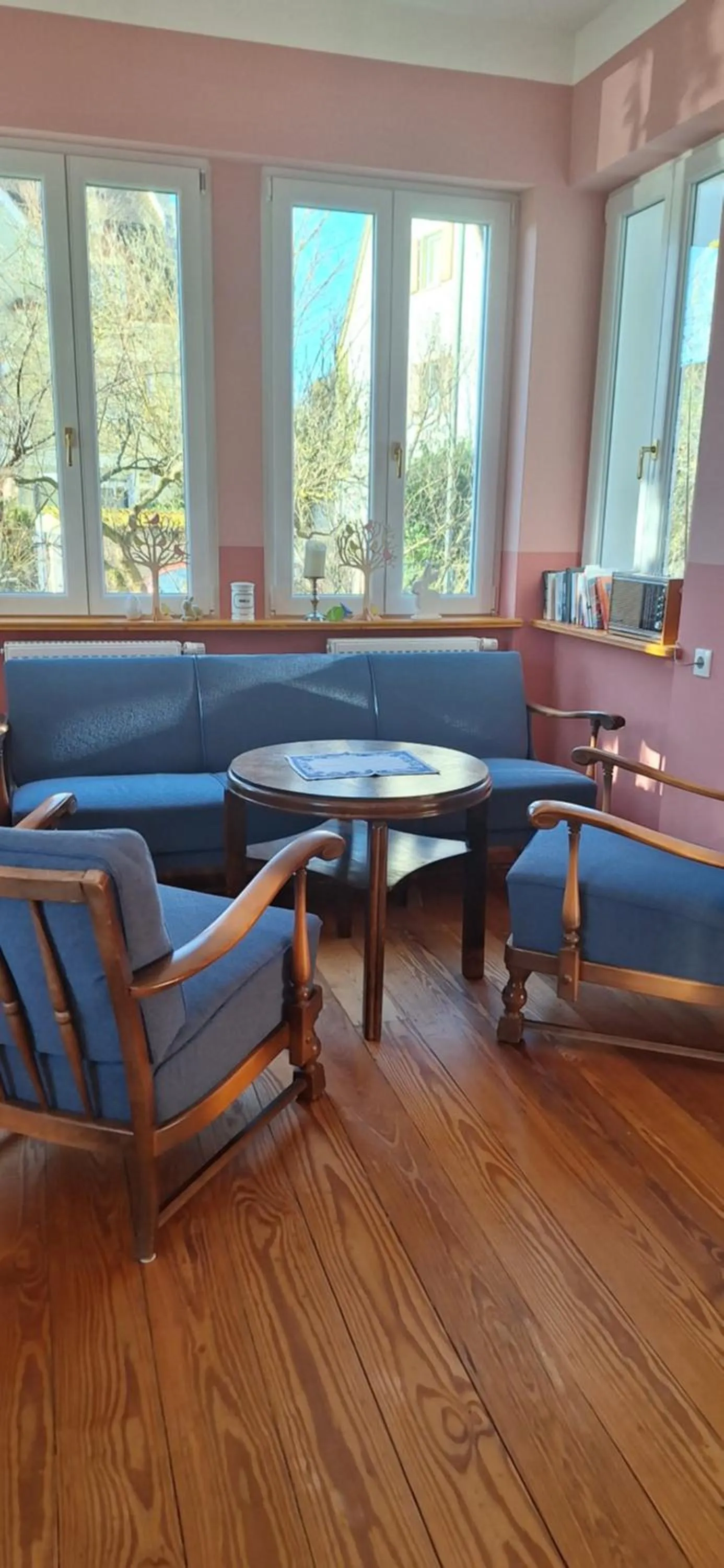 Restaurant/places to eat in Emmas