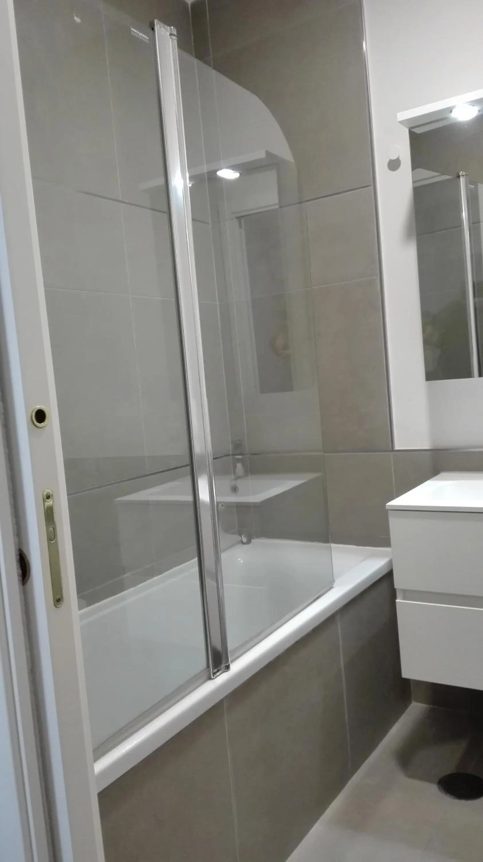 Bathroom in Piano Nobile by Napoliapartments