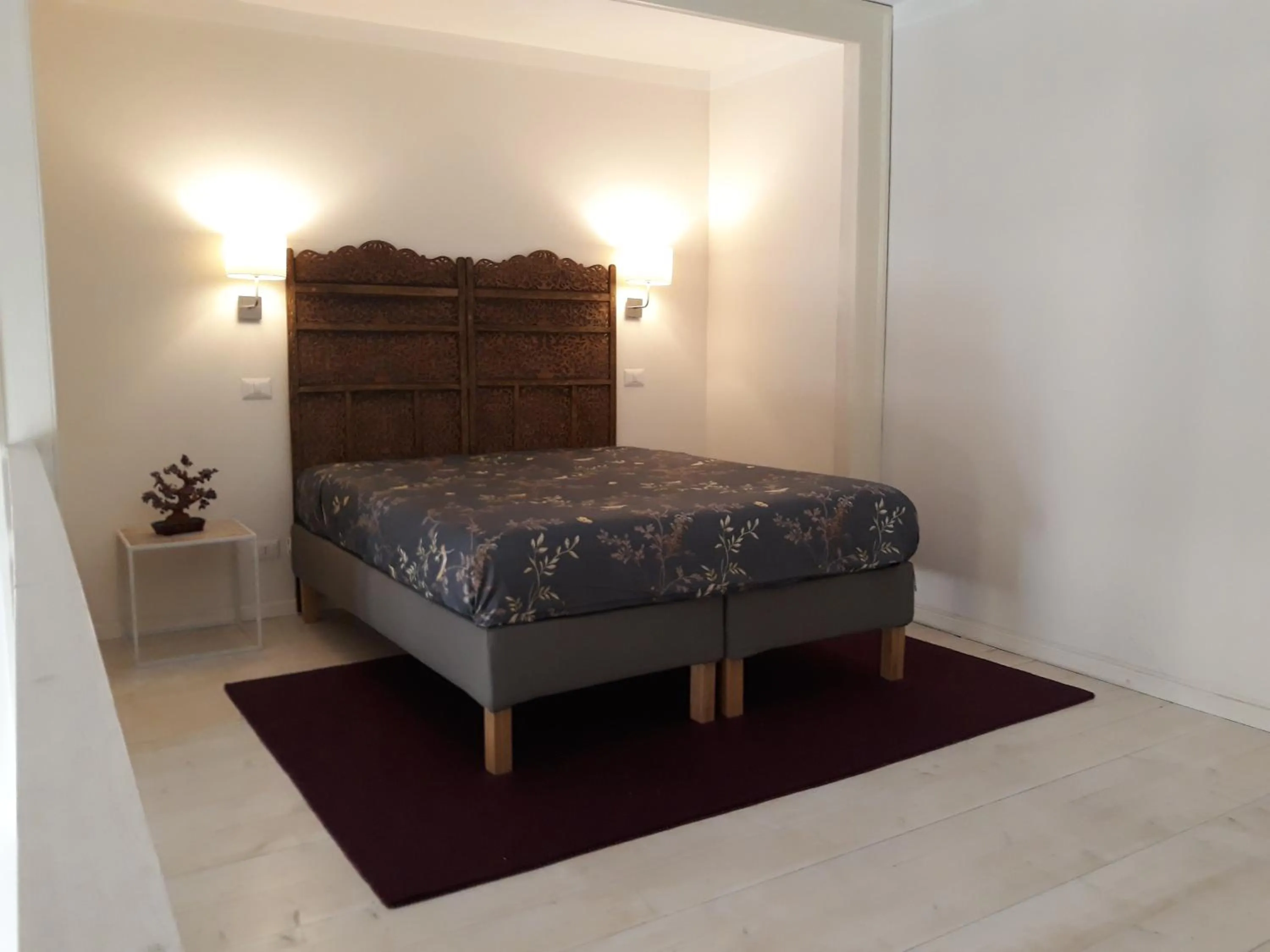 Bedroom, Bed in Piano Nobile by Napoliapartments