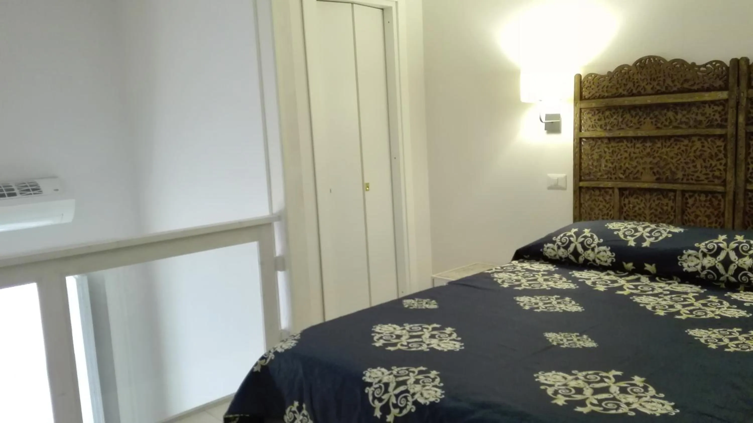 Bedroom, Bed in Piano Nobile by Napoliapartments