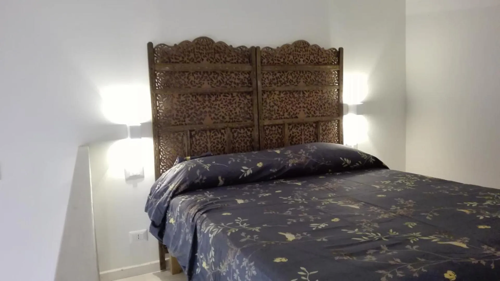 Other, Bed in Piano Nobile by Napoliapartments