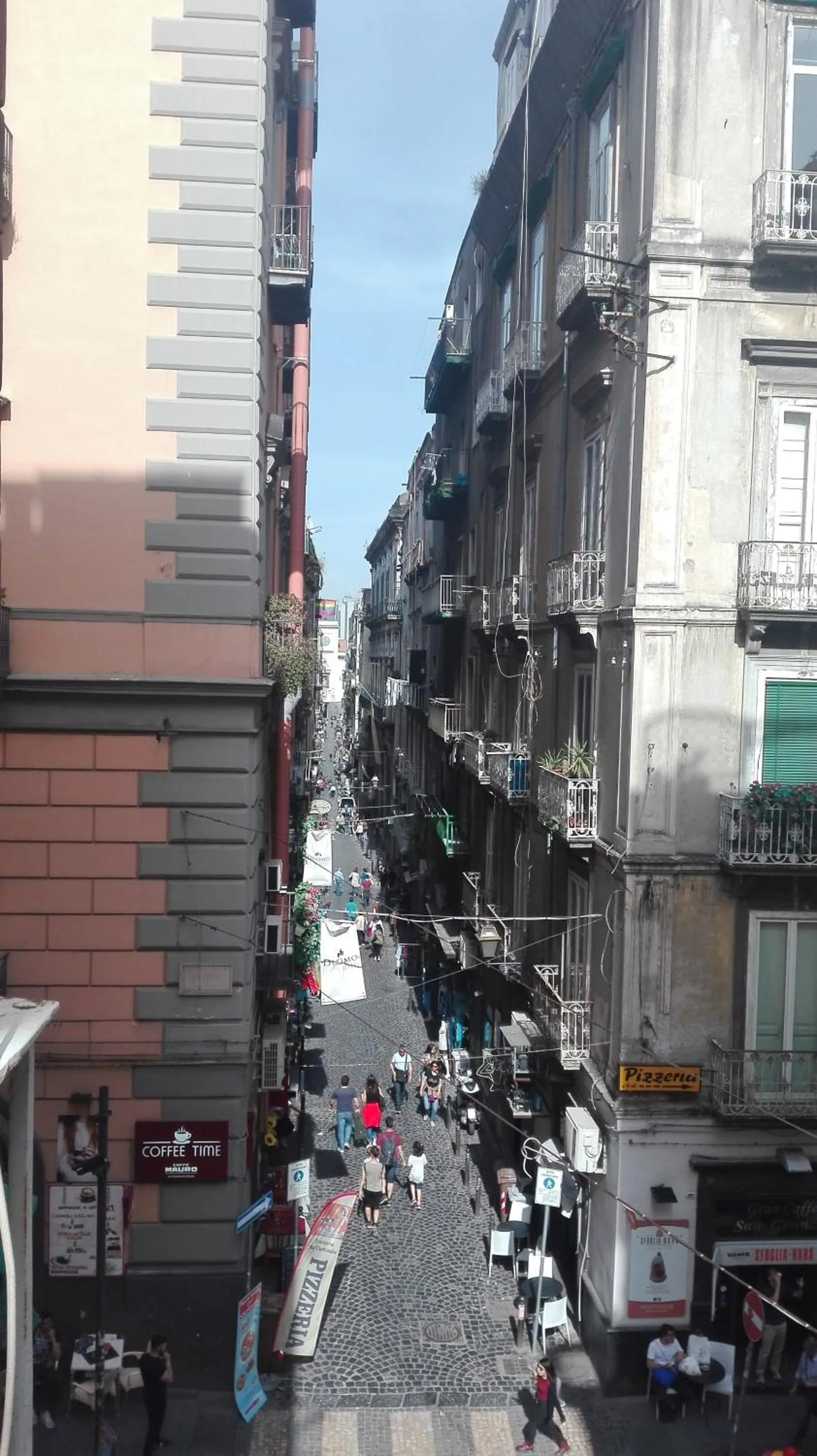 Neighbourhood in Piano Nobile by Napoliapartments