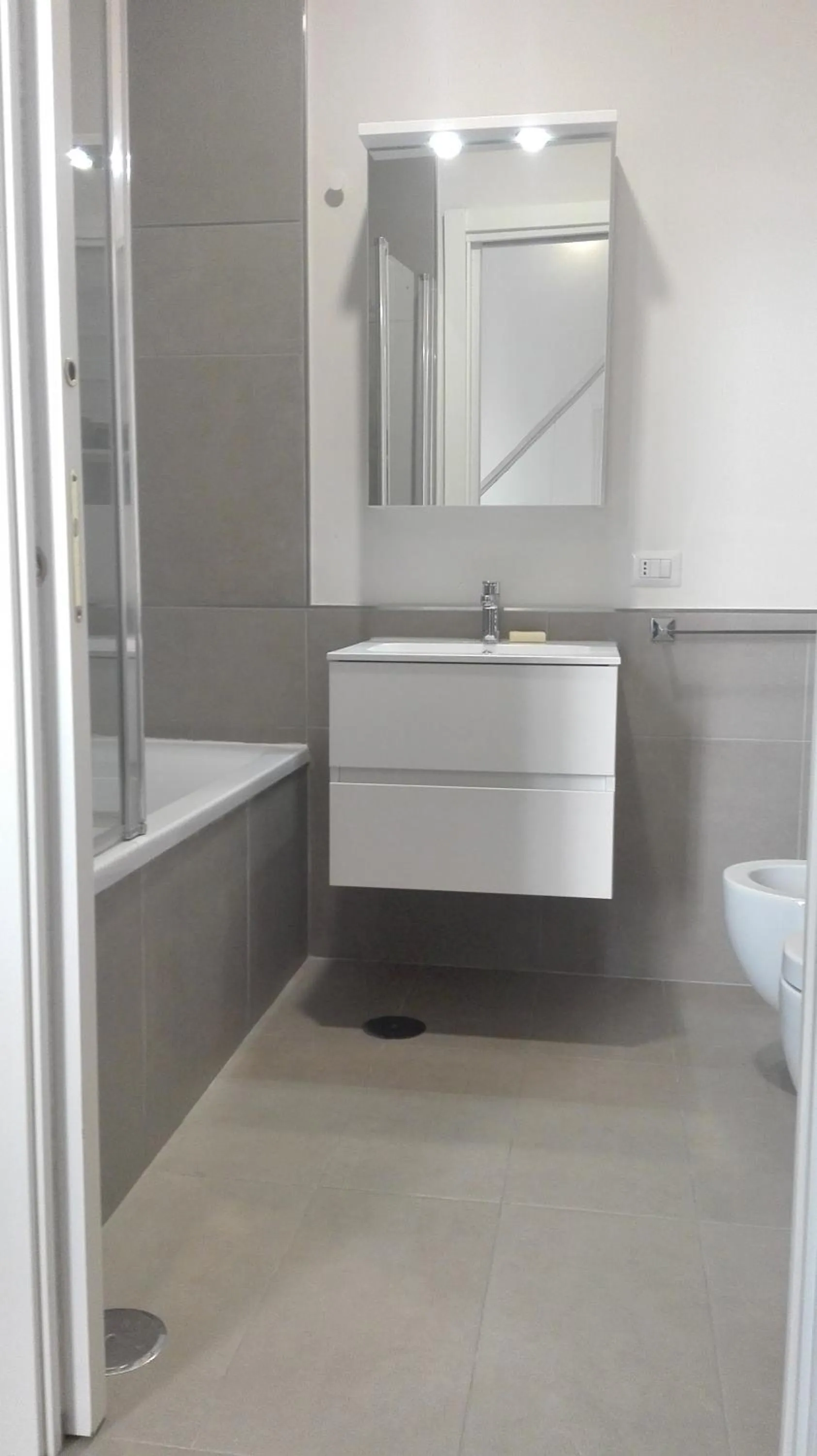 Bathroom in Piano Nobile by Napoliapartments