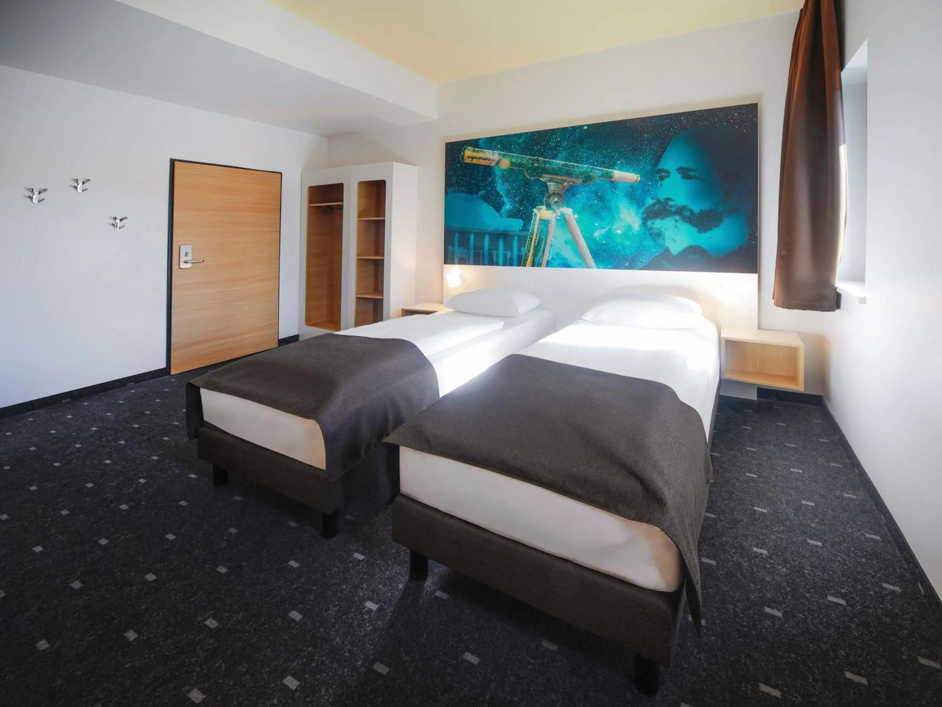 Photo of the whole room, Bed in B&B Hotel Jena