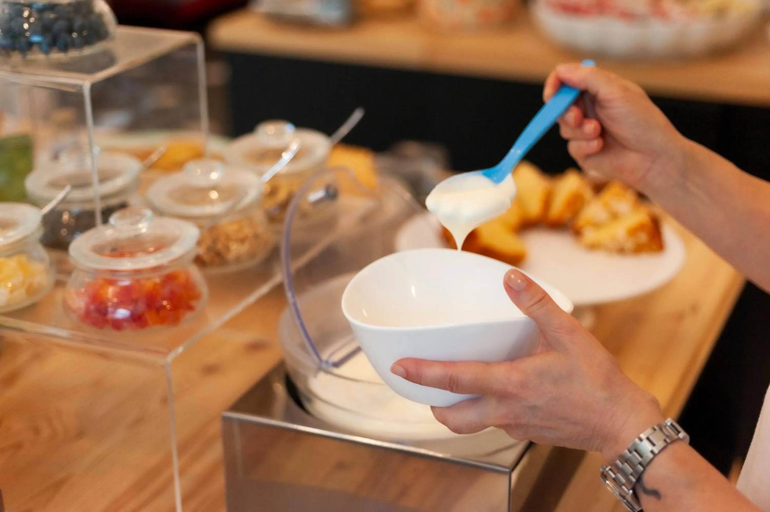 Buffet breakfast in Hotel Melograno