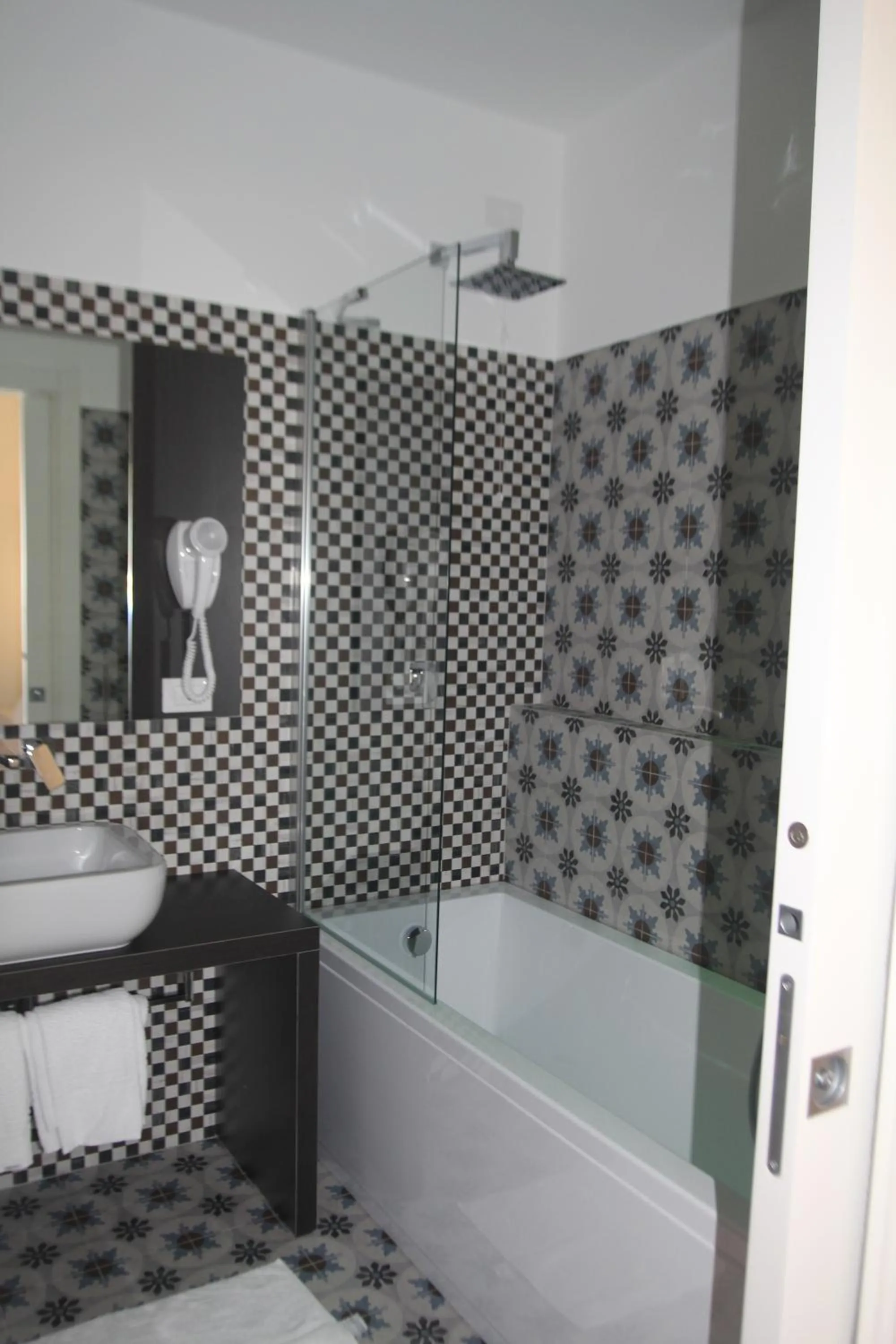 Bathroom in Hotel Melograno