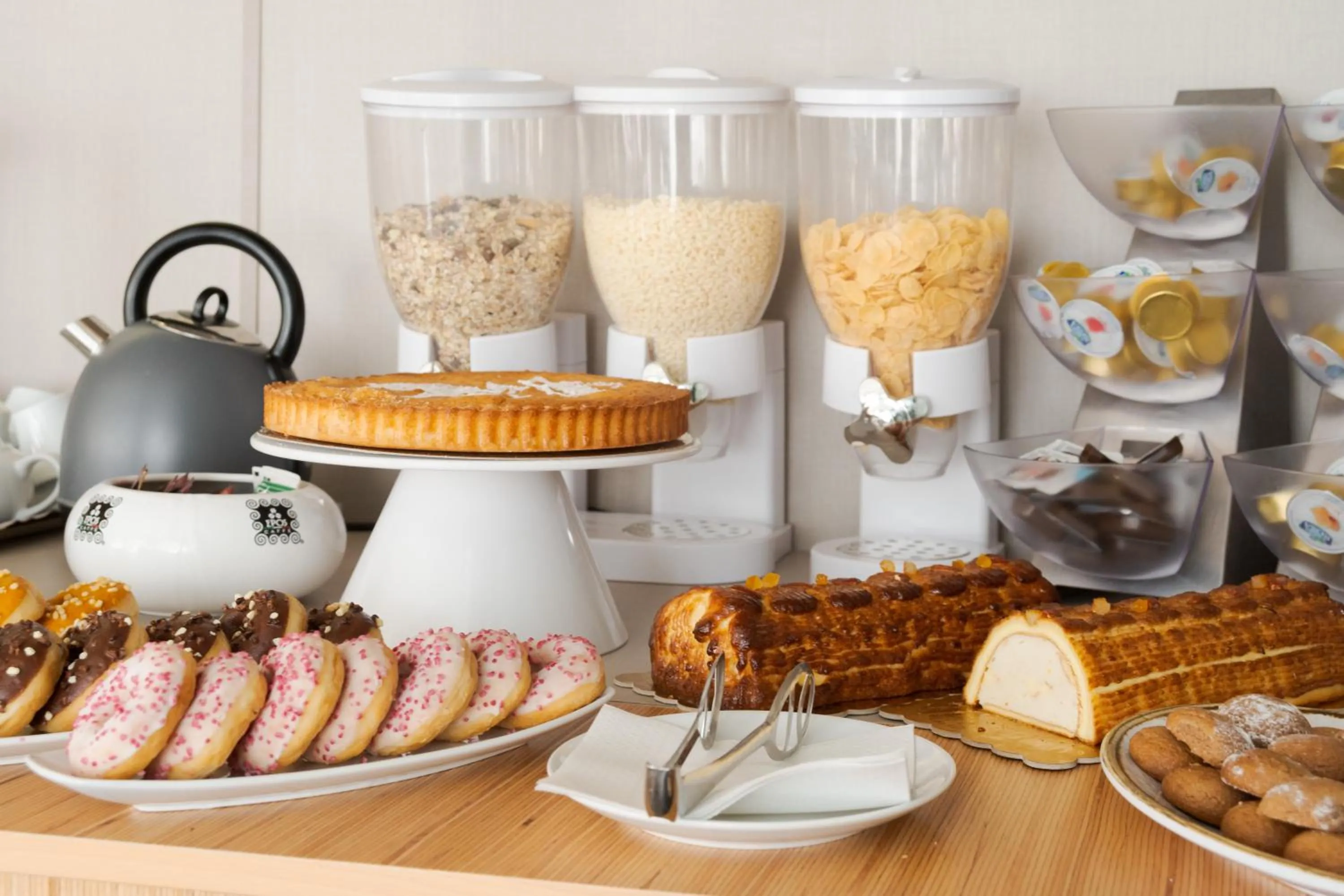 Breakfast in Il Piccolo Giardino GH ***Superior