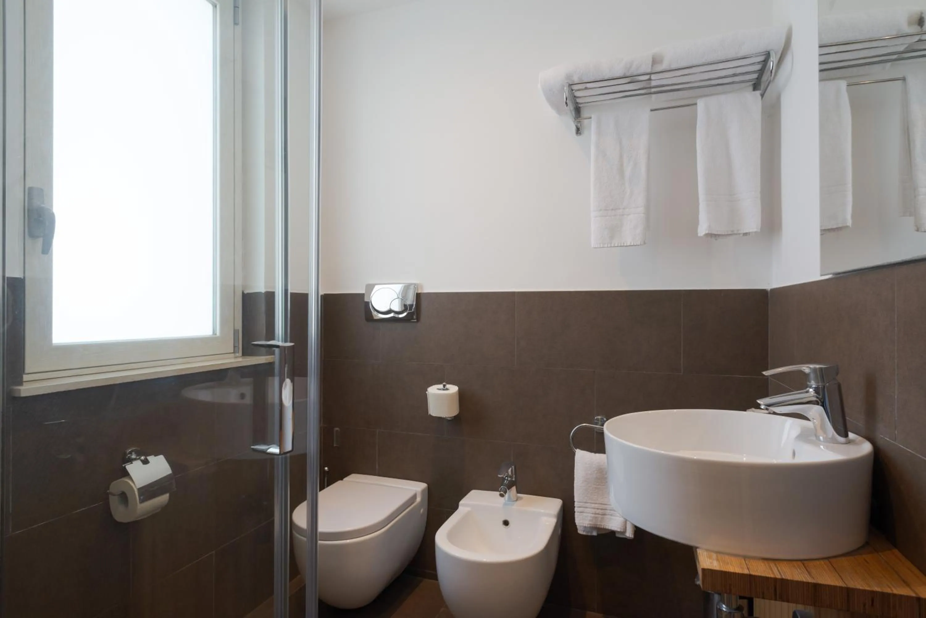 Shower in Il Piccolo Giardino GH ***Superior