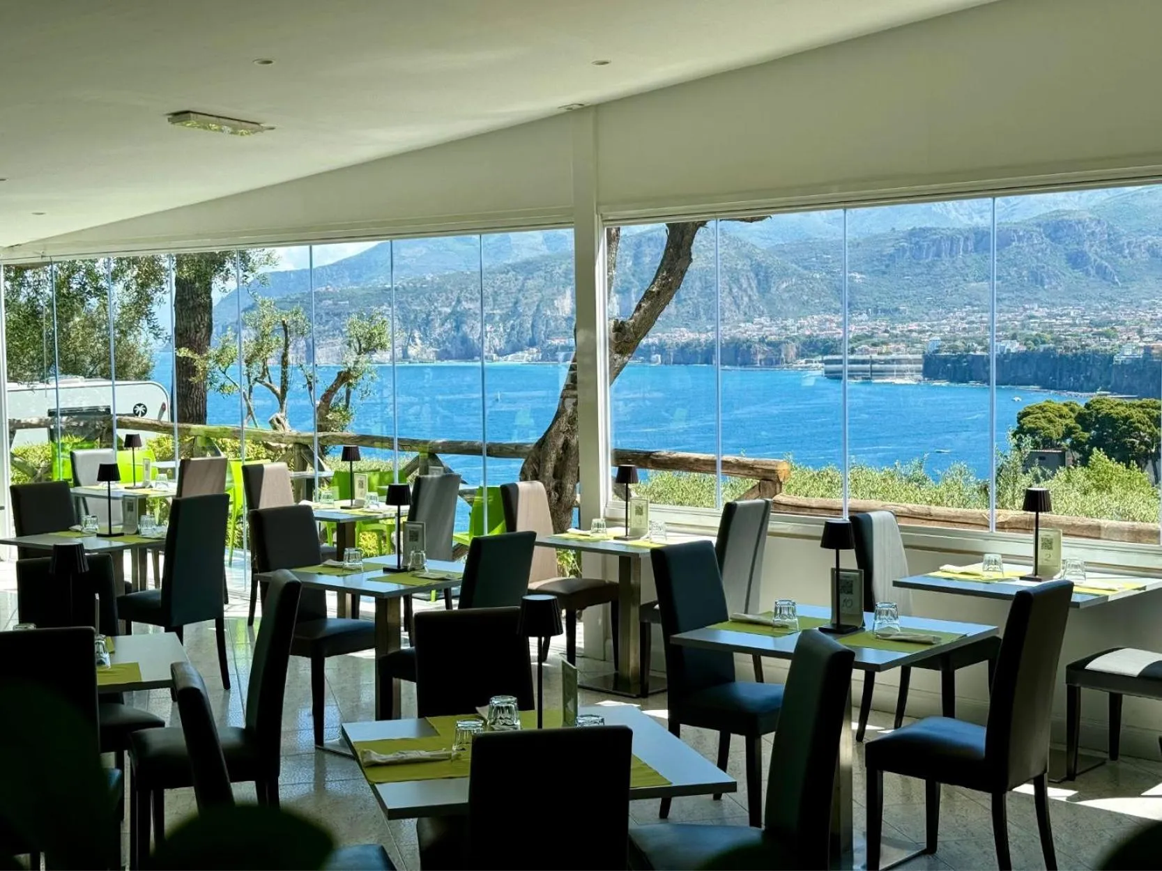 Restaurant/places to eat in Hostel & Glamping Santa Fortunata