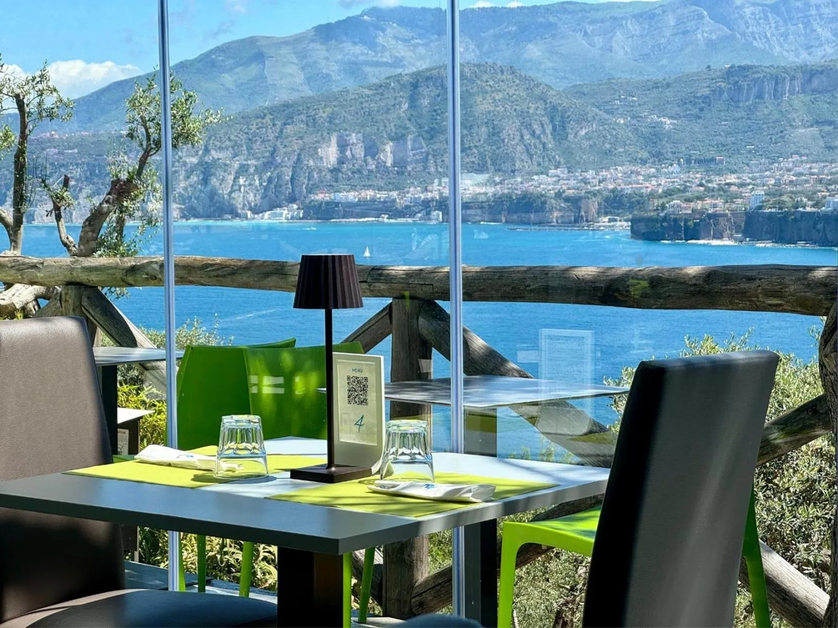 Restaurant/places to eat in Hostel & Glamping Santa Fortunata