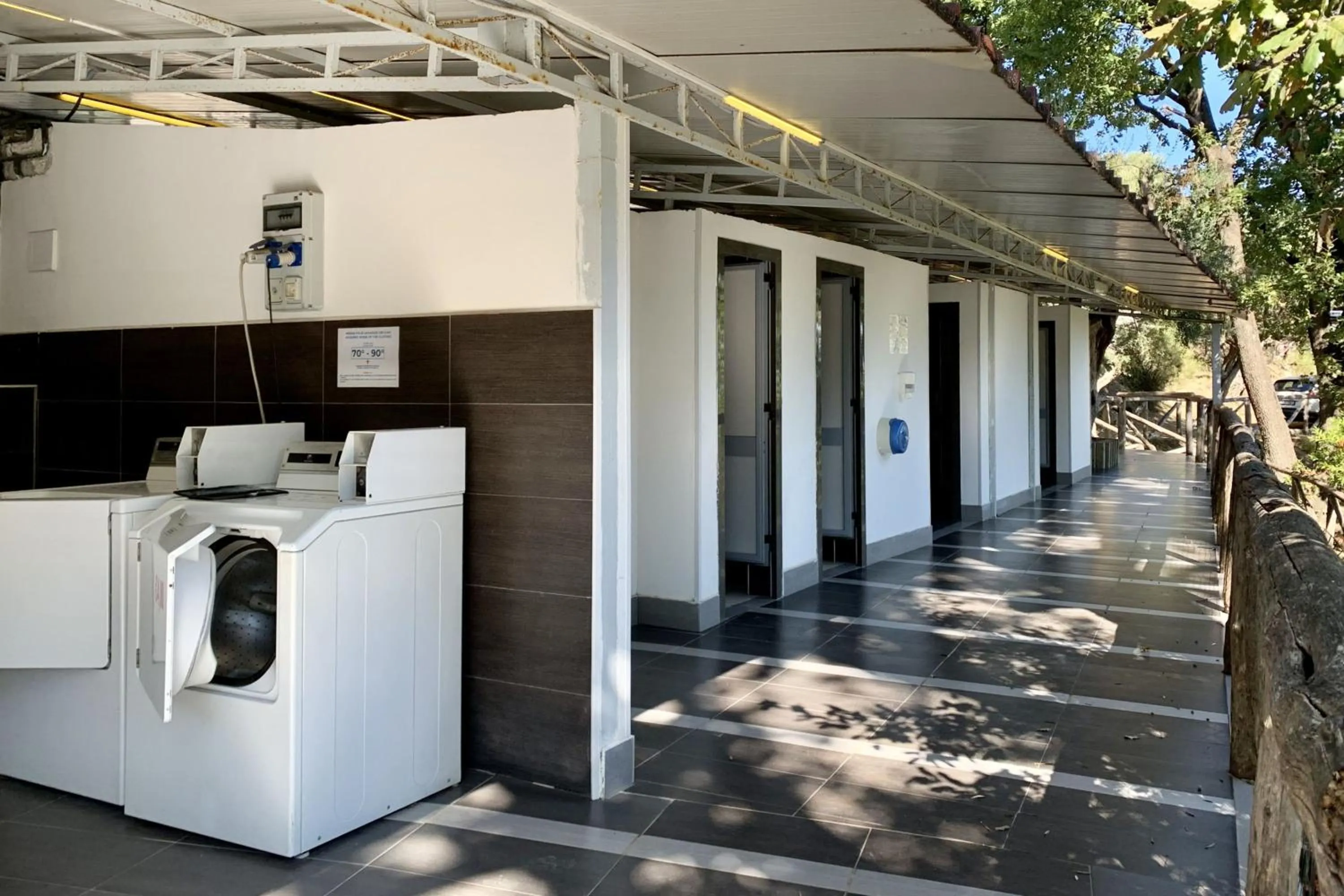 Toilet in Hostel & Glamping Santa Fortunata