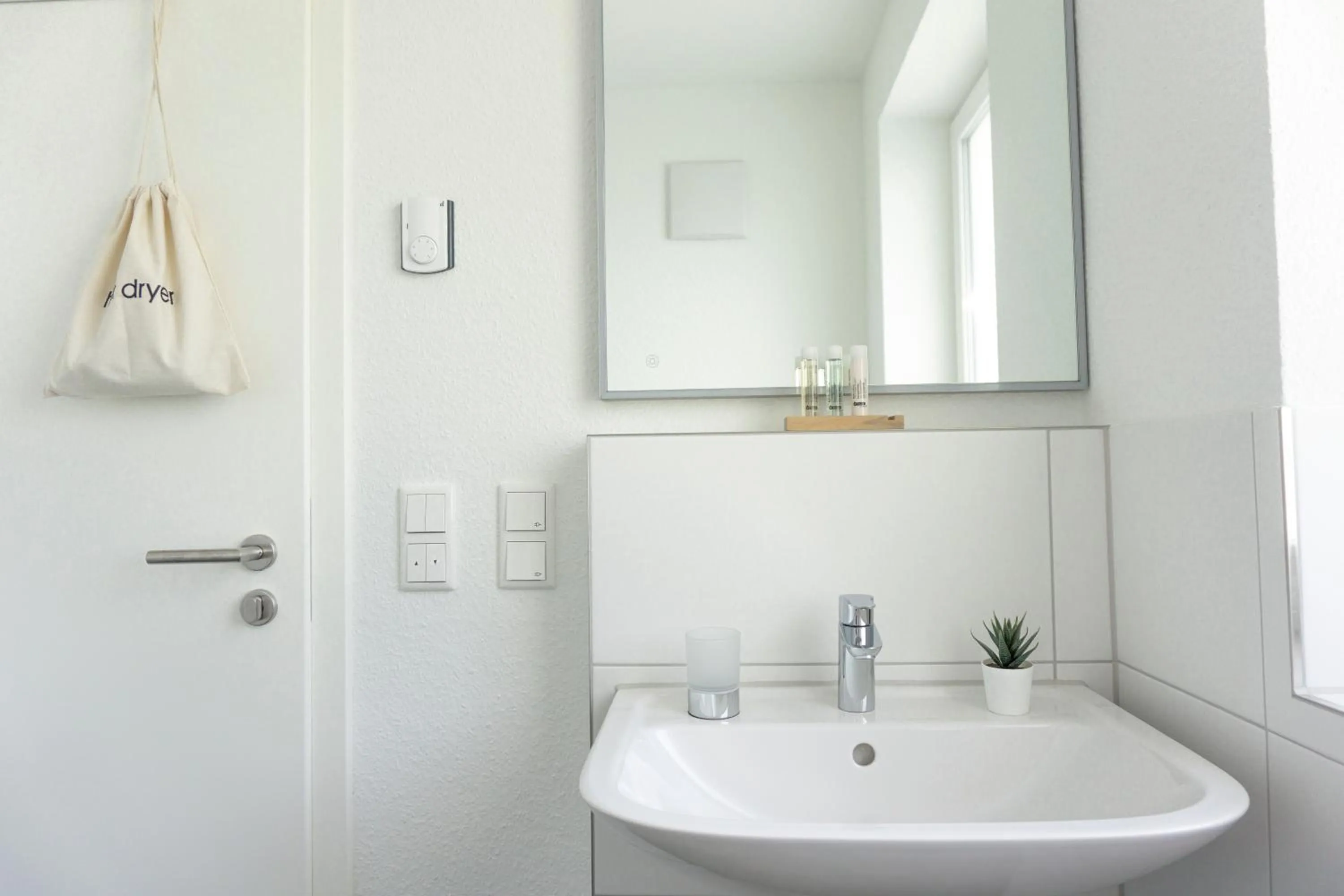 Bathroom in Boardinghouse Living28 Kaarst