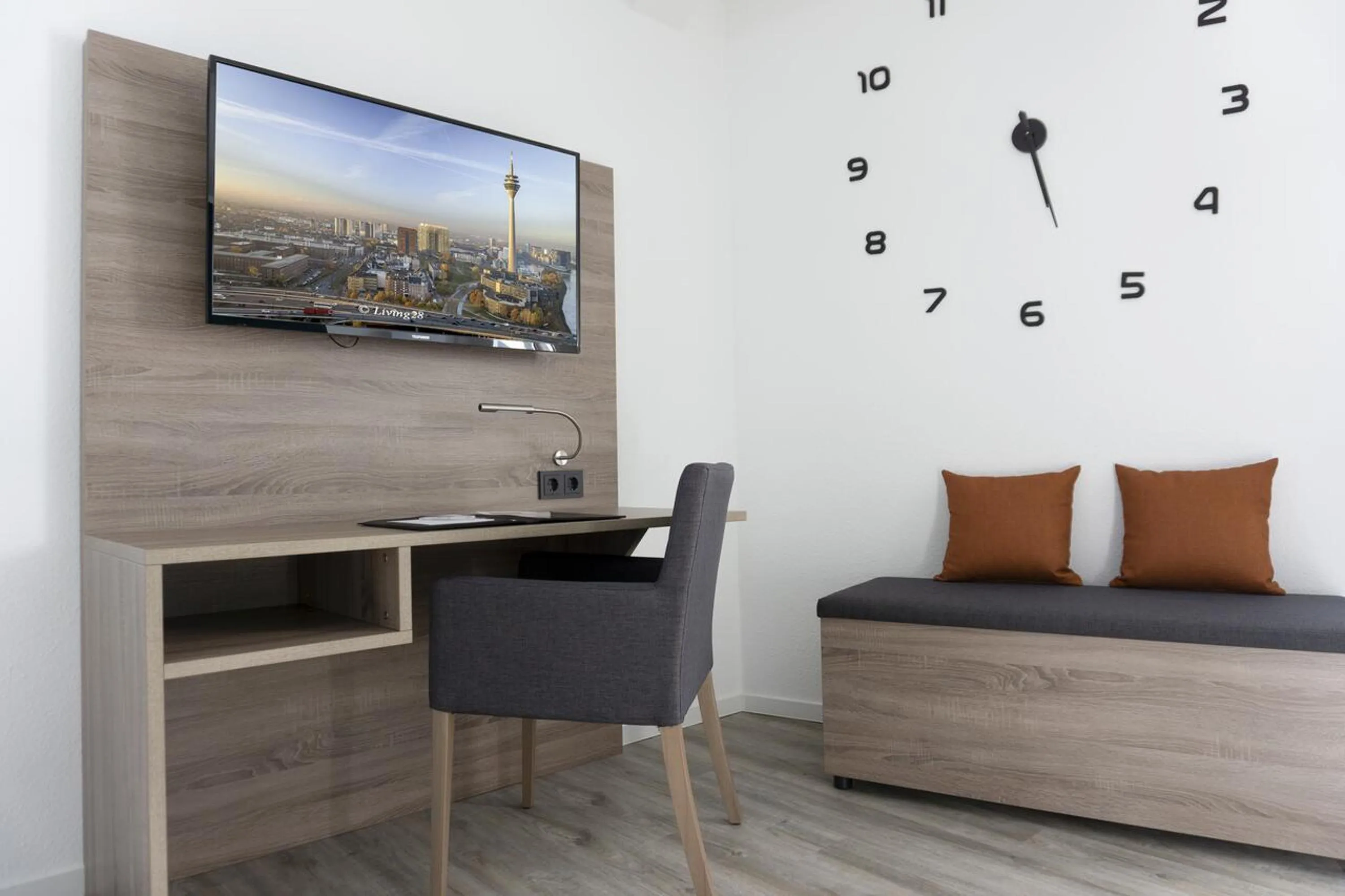 TV and multimedia in Boardinghouse Living28 Kaarst