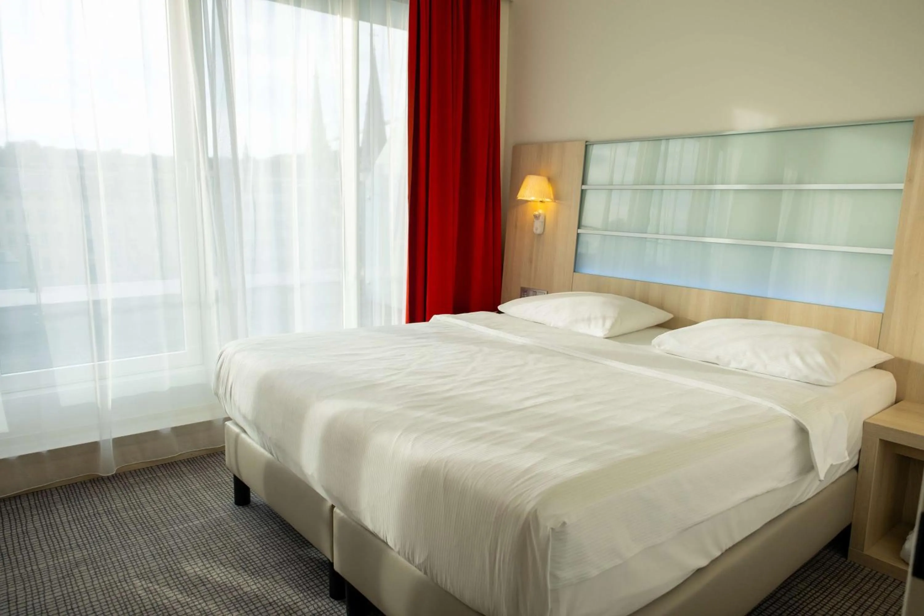 Photo of the whole room, Bed in Park Inn by Radisson Linz