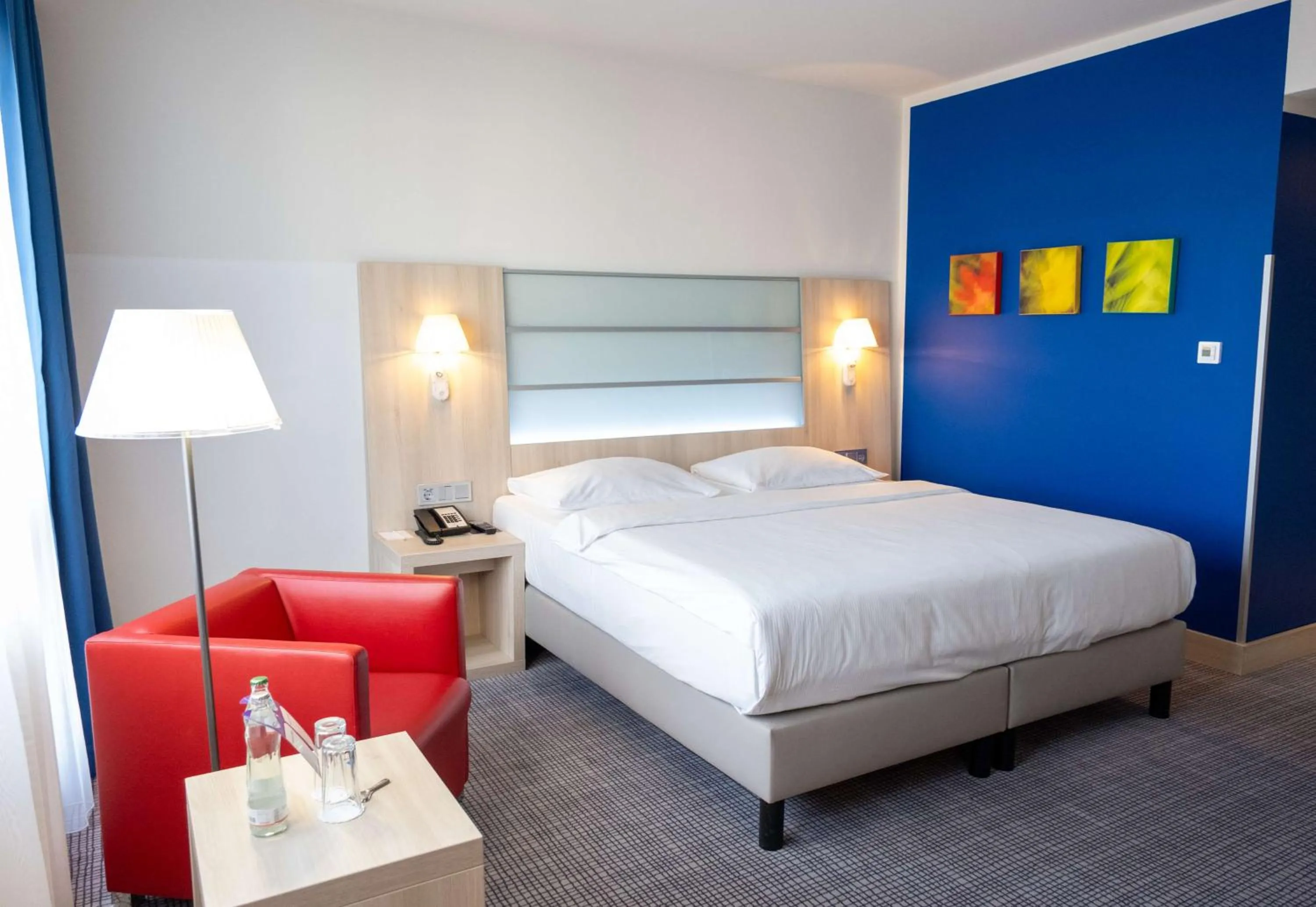 Bedroom, Bed in Park Inn by Radisson Linz