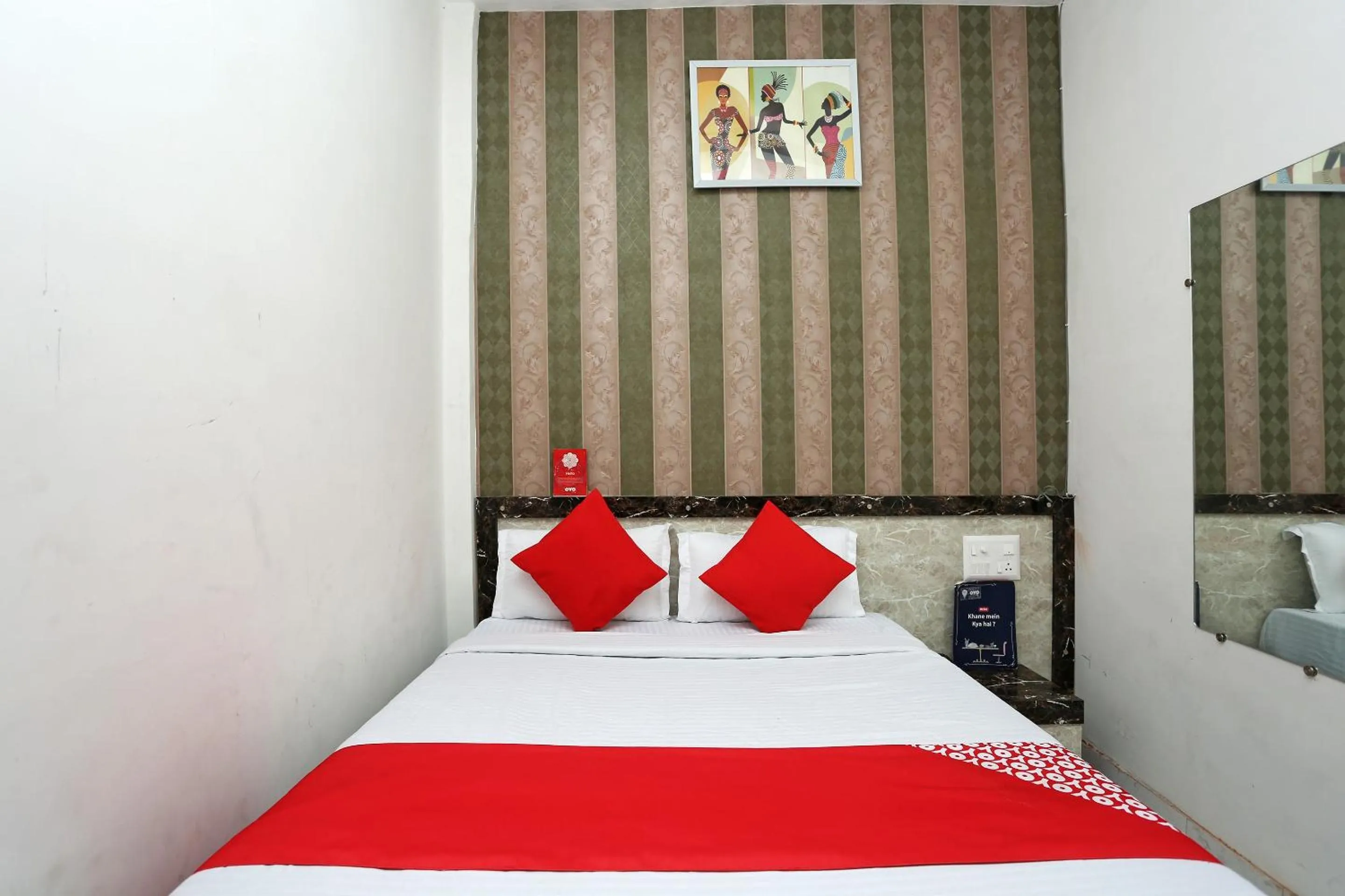 Bedroom, Bed in Hotel O Blue Moon