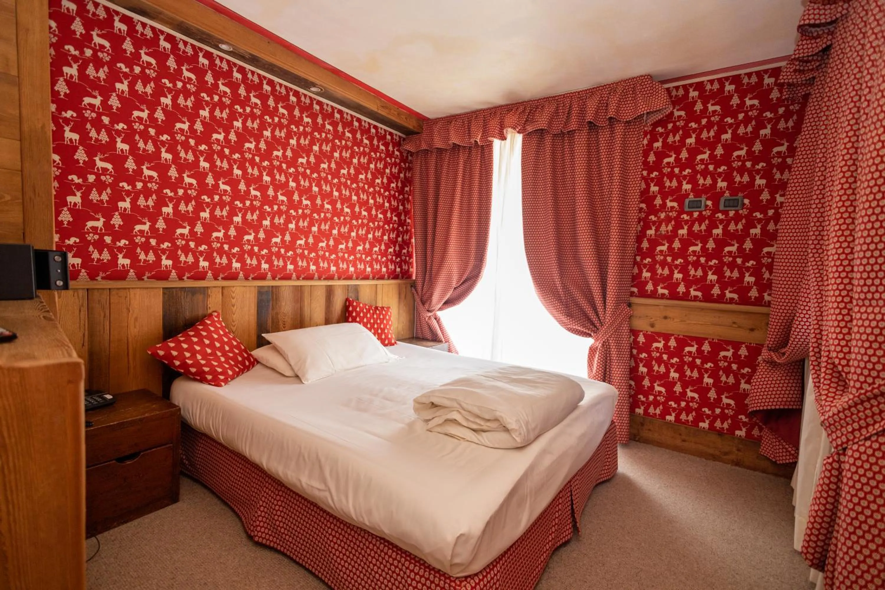 Bedroom, Bed in Hotel Bucaneve