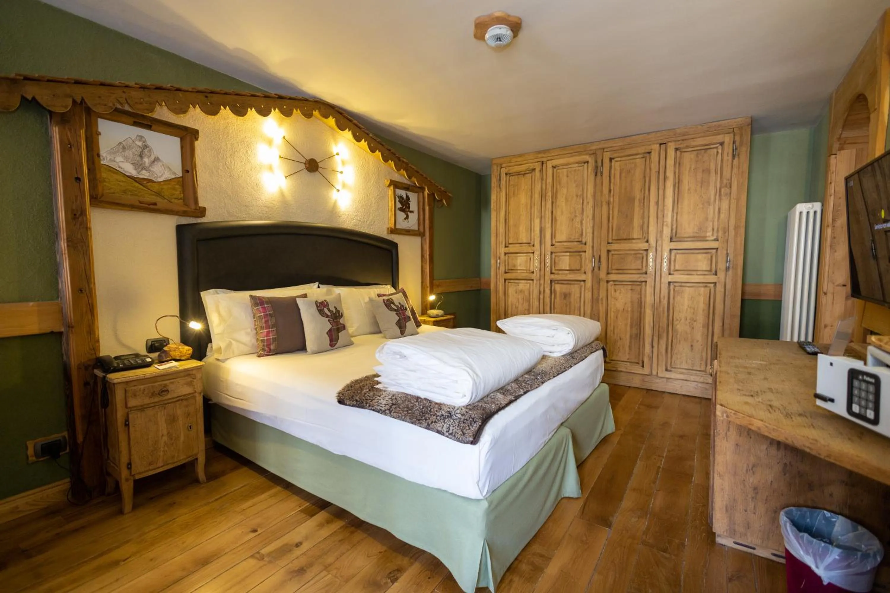 Bedroom, Bed in Hotel Bucaneve