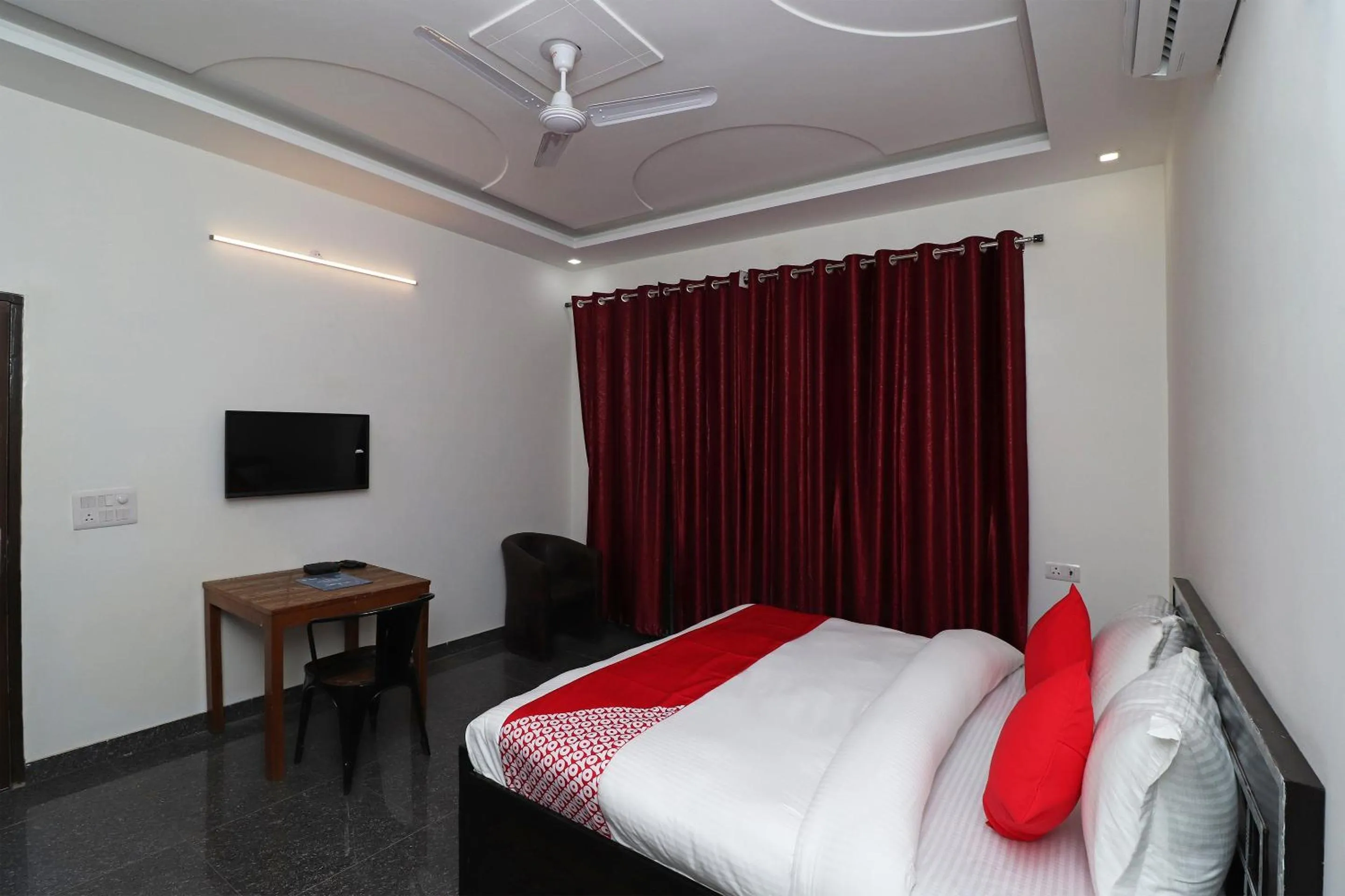 Bedroom in Hotel O Laxmi Residency