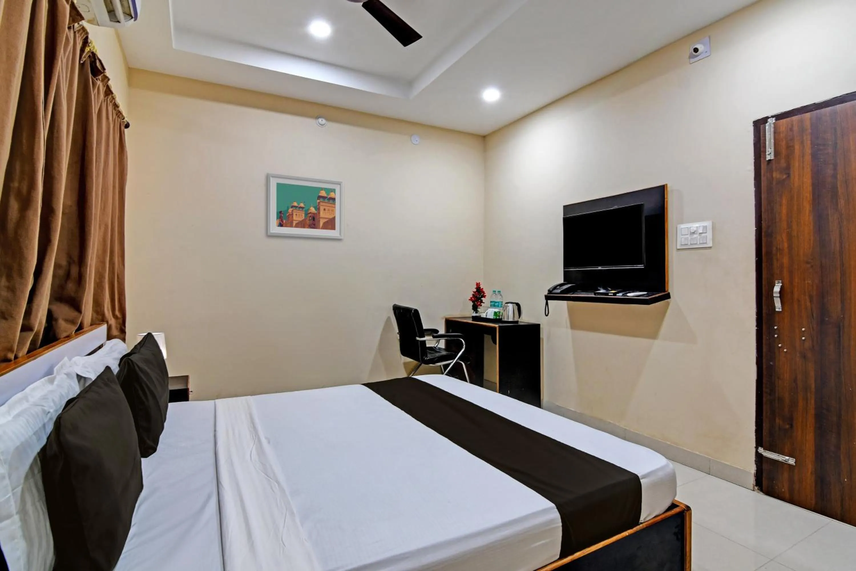 Bedroom, Bed in Archie Oasis